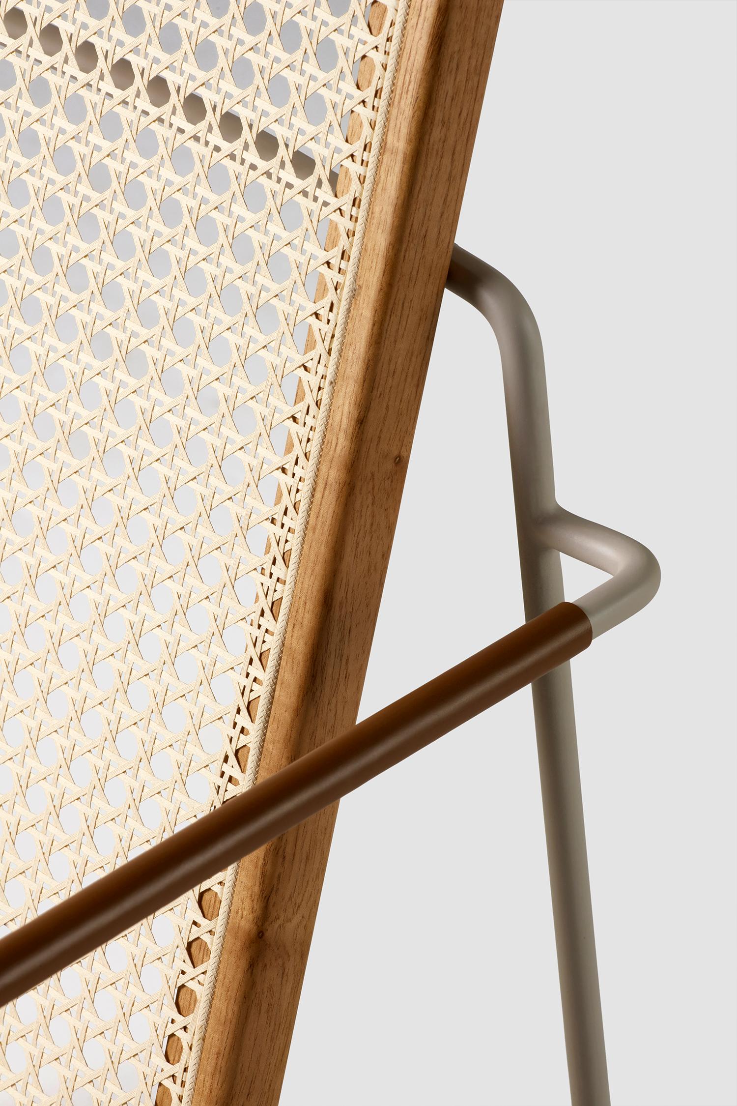 Brazilian Maria armchair in metal, leather, wood and straw For Sale