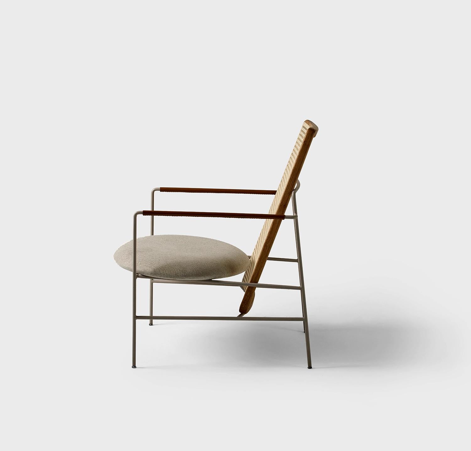 Contemporary Maria armchair in metal, leather, wood and straw For Sale