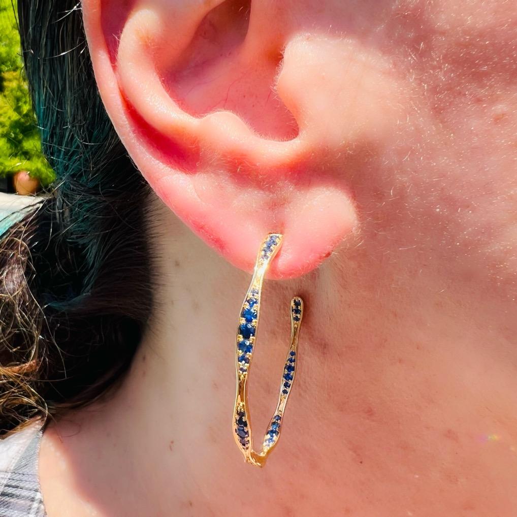Maria Canale Sapphire 'Wave' 18k Gold Hoop Earrings In New Condition For Sale In San Francisco, CA