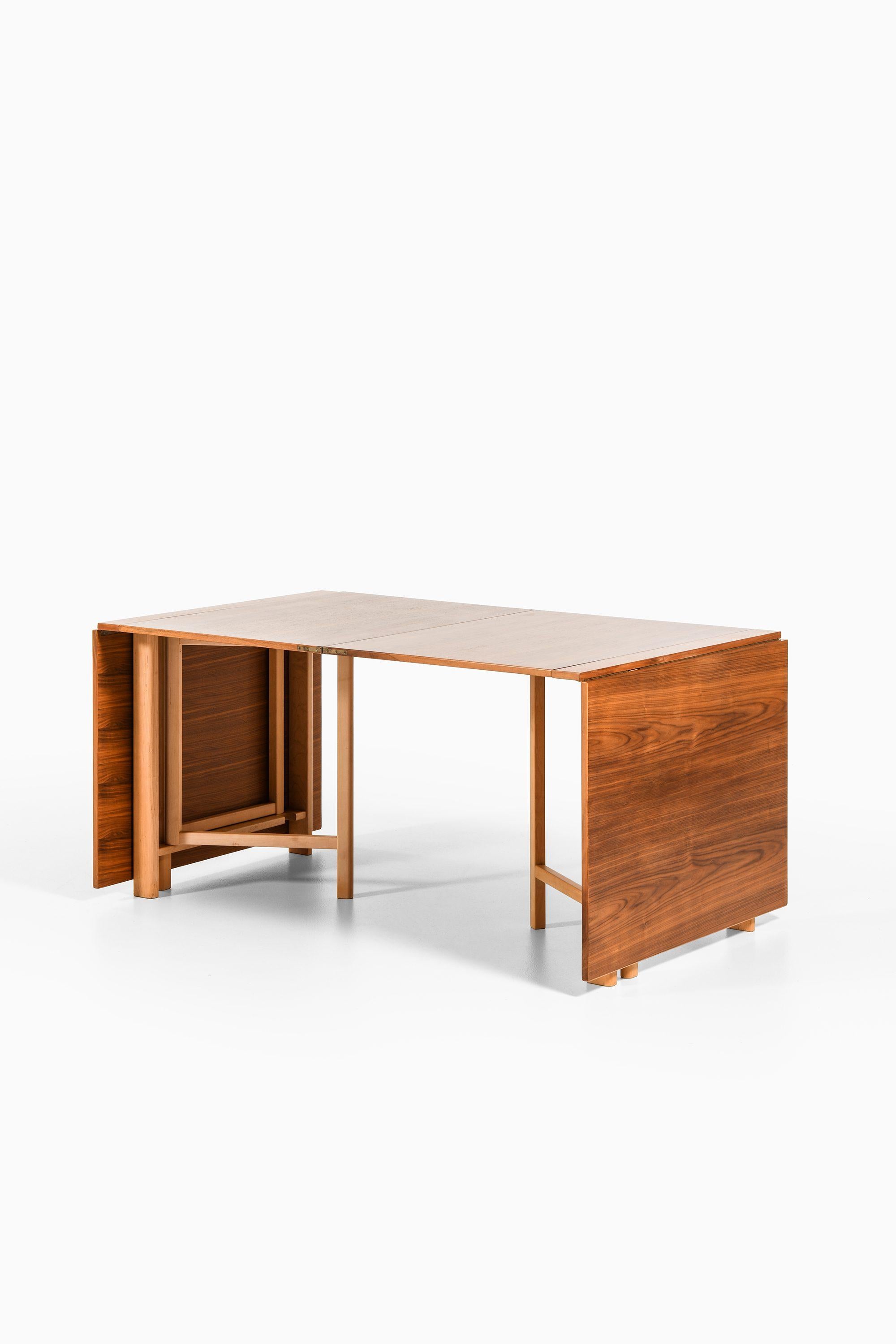 20th Century Maria Flap Dining Table in Walnut, Brass and Beech by Bruno Mathsson, 1968 For Sale