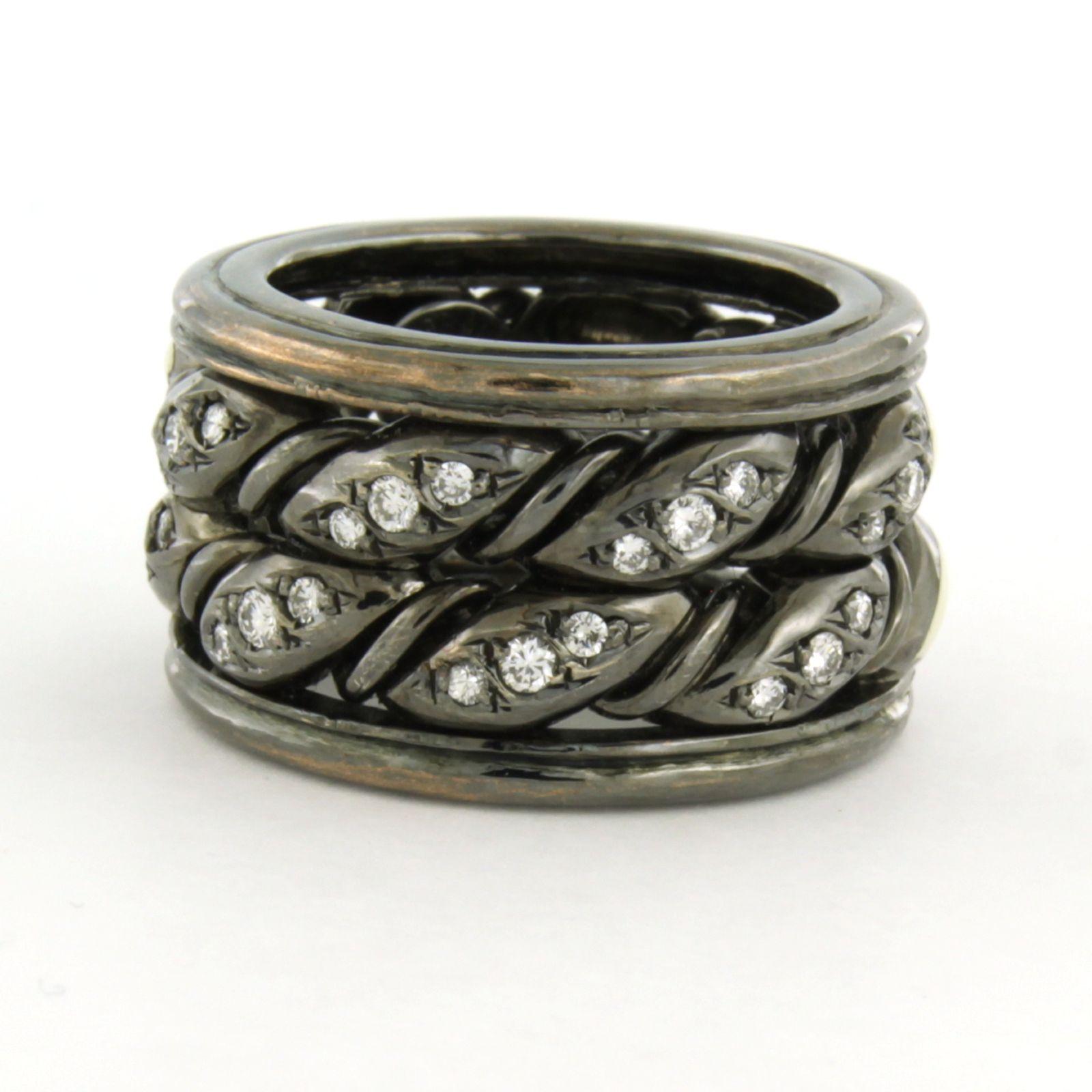 Brilliant Cut Maria Garcia Cassetti Ring with black rhodium, enamel and diamonds 18k gold For Sale