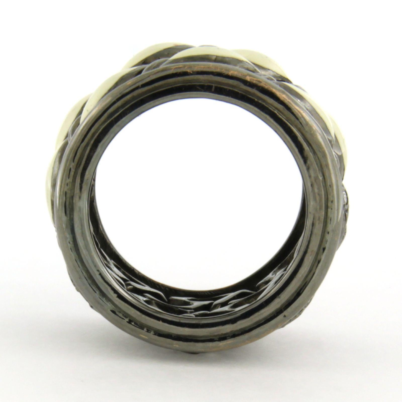 Maria Garcia Cassetti Ring with black rhodium, enamel and diamonds 18k gold For Sale 3