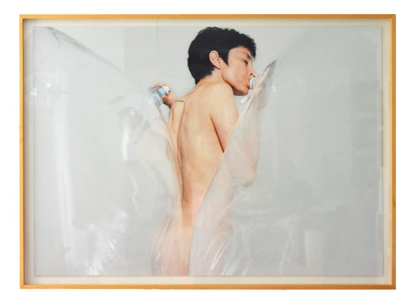 Der Kuss. Foto III. 2012  Standort Eins, New York. 
Individueller Pigmentdruck auf Museumskarton mit Trockenmontage
Größe: 44