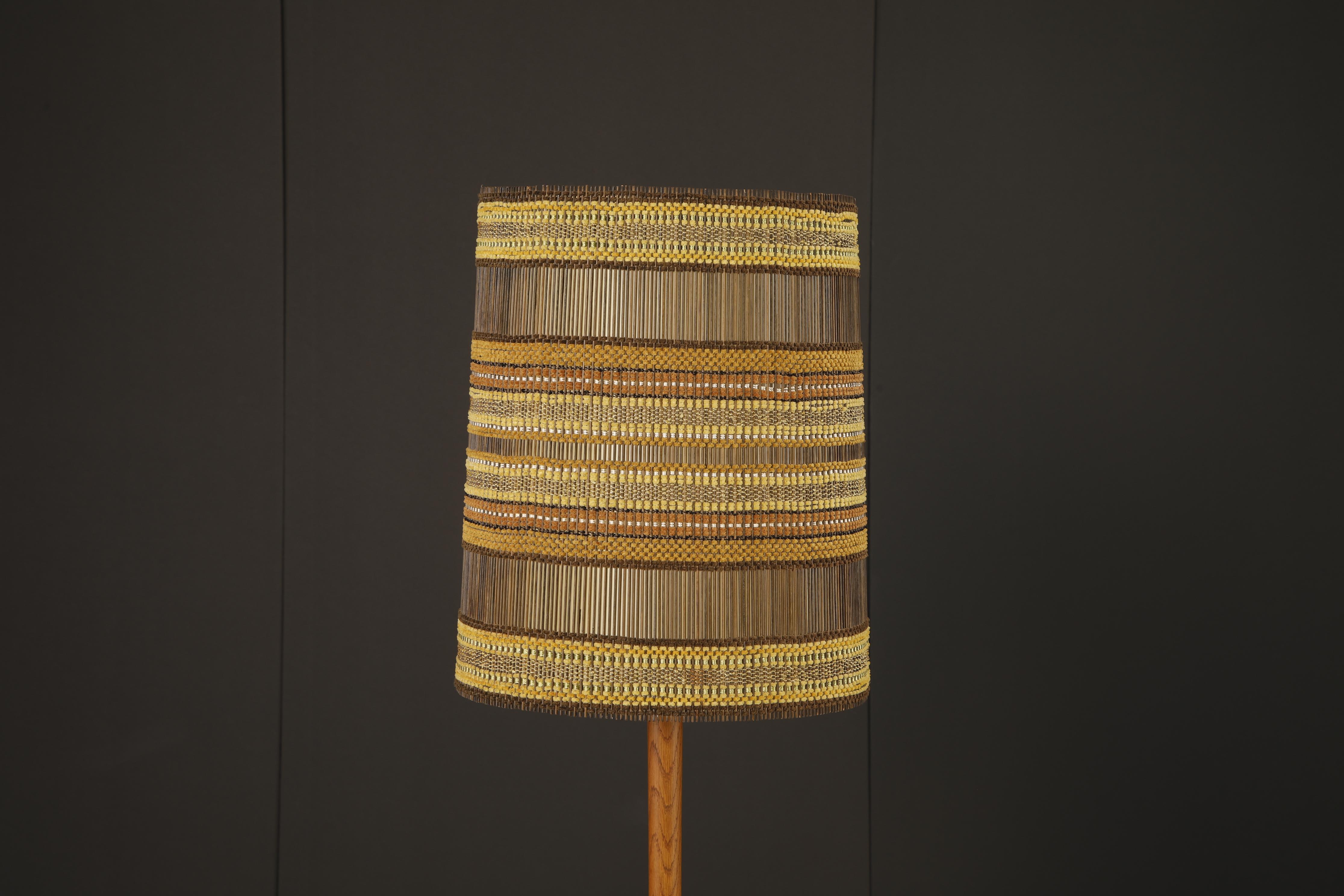 Maria Kipp, abat-jour vintage en fibre tissée, ambre, or et terre de sienne brûlée, années 1960 Bon état - En vente à Los Angeles, CA