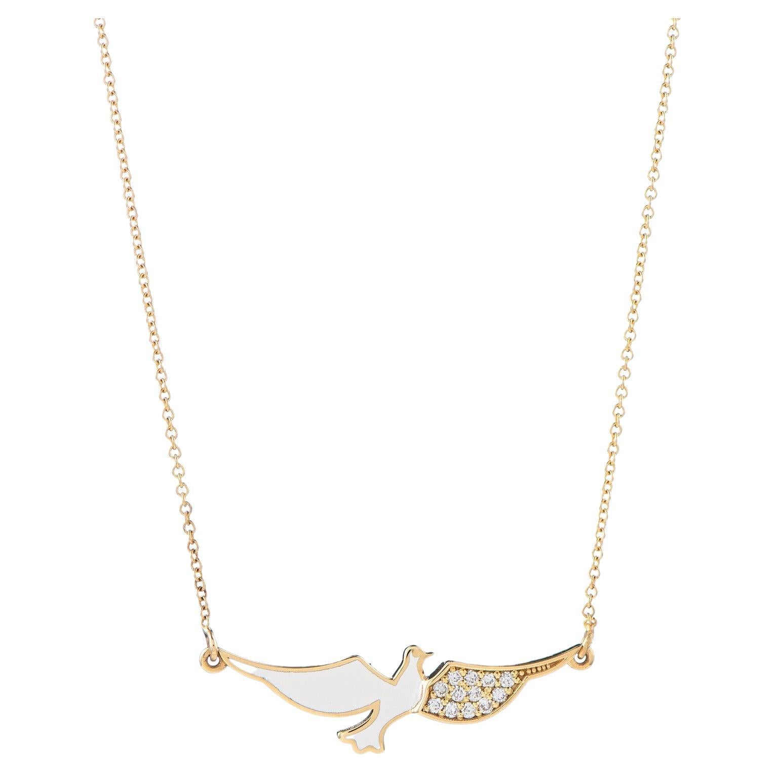 Maria Kotsoni, collier pendentif contemporain en or 18 carats avec colombe volante en émail et diamants