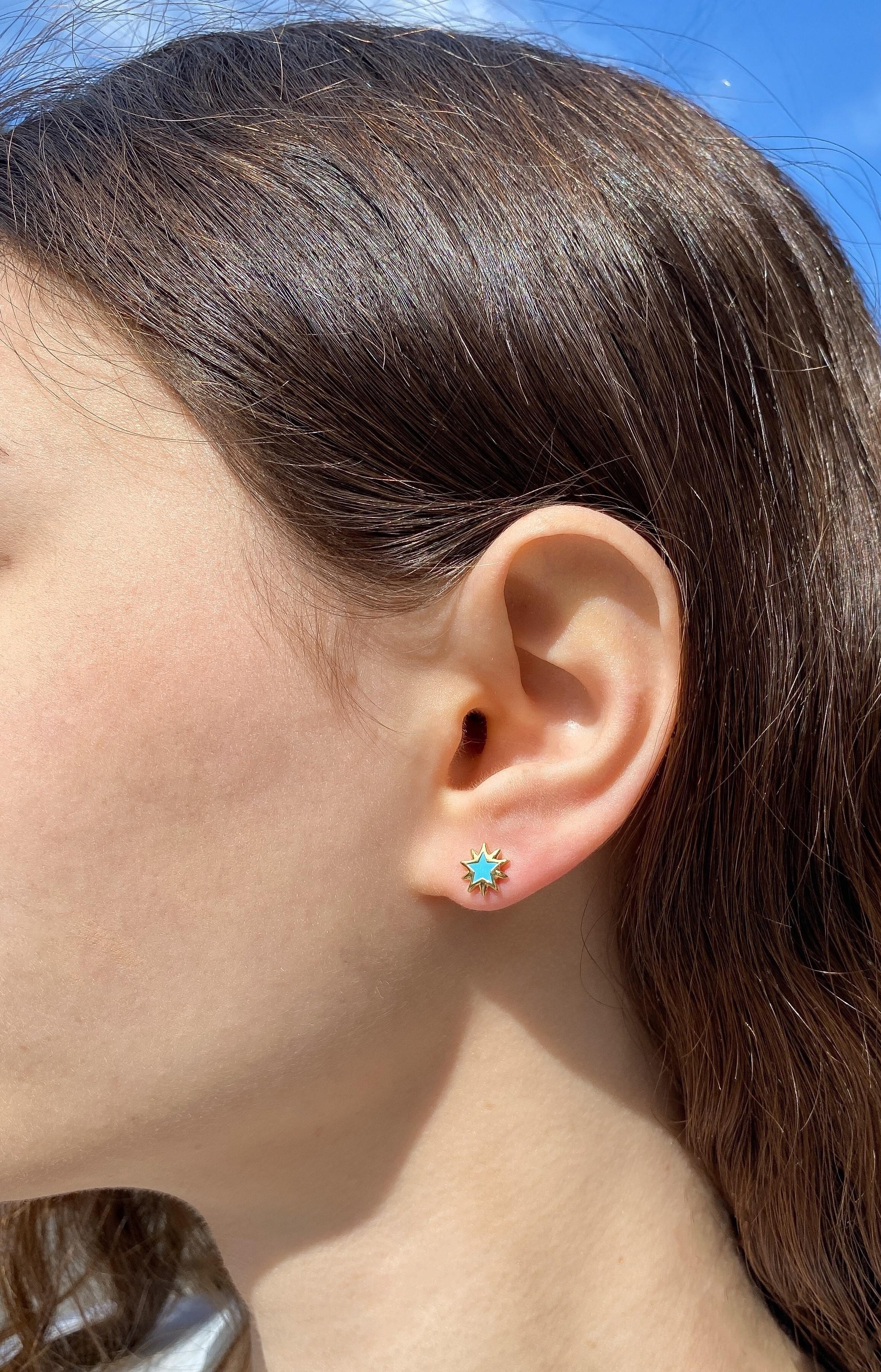 Maria Kotsoni Contemporary 18k Gold Shiny Star Orange Blue Enamel Ear Studs In New Condition For Sale In Nicosia, CY