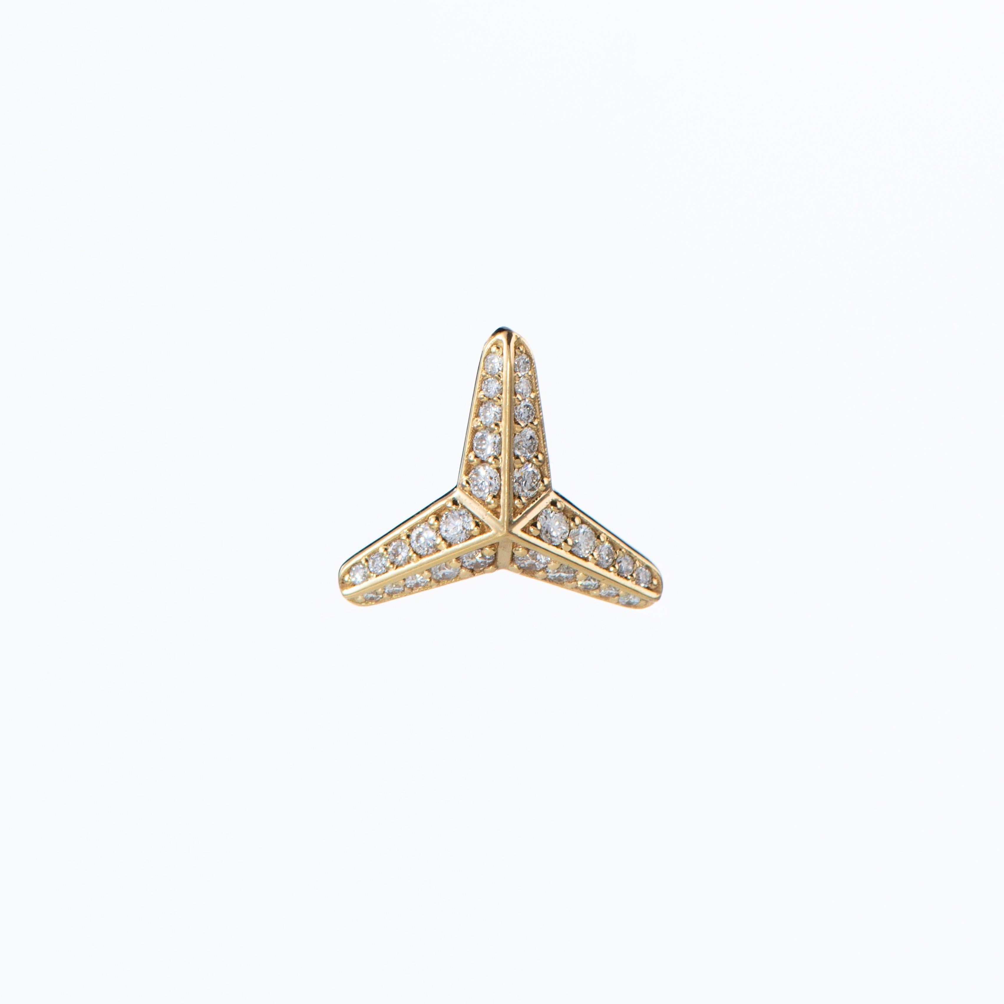 The Three pointed star, diamond pendant necklace is crafted in 18K yellow gold hallmarked in Cyprus. This stunning, diamond pendant necklace comes in a highly polished finish with a pierced back and features natural white Diamonds totalling 0,31