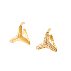 Maria Kotsoni Contemporary 18k Gold Three Pointed Star Small  Diamond Ear Cuff