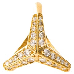 Maria Kotsoni Étoile à trois branches contemporaine en or 18 carats petit modèle  Manchette d'oreille en diamant