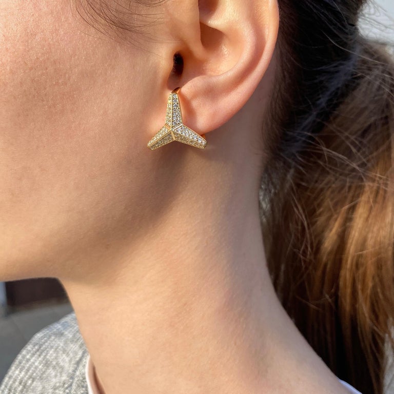 Three pointed star, large diamond ear cuff – Maria Kotsoni