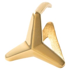 Maria Kotsoni Contemporary 18k Gold Three Pointed Star Small Sculptural Ear Cuff
