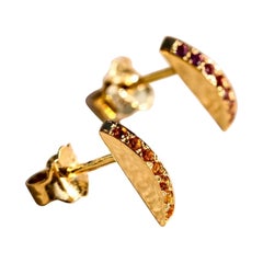 Maria Kotsoni, clous d'oreilles contemporains arqués en or jaune 18 carats et citrine Madère
