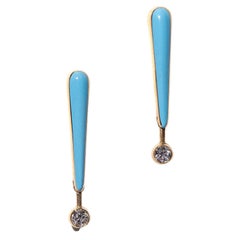 Maria Kotsoni Boucles d'oreilles pendantes contemporaines en or 18 carats, diamants et émail avec marque d'exlamation