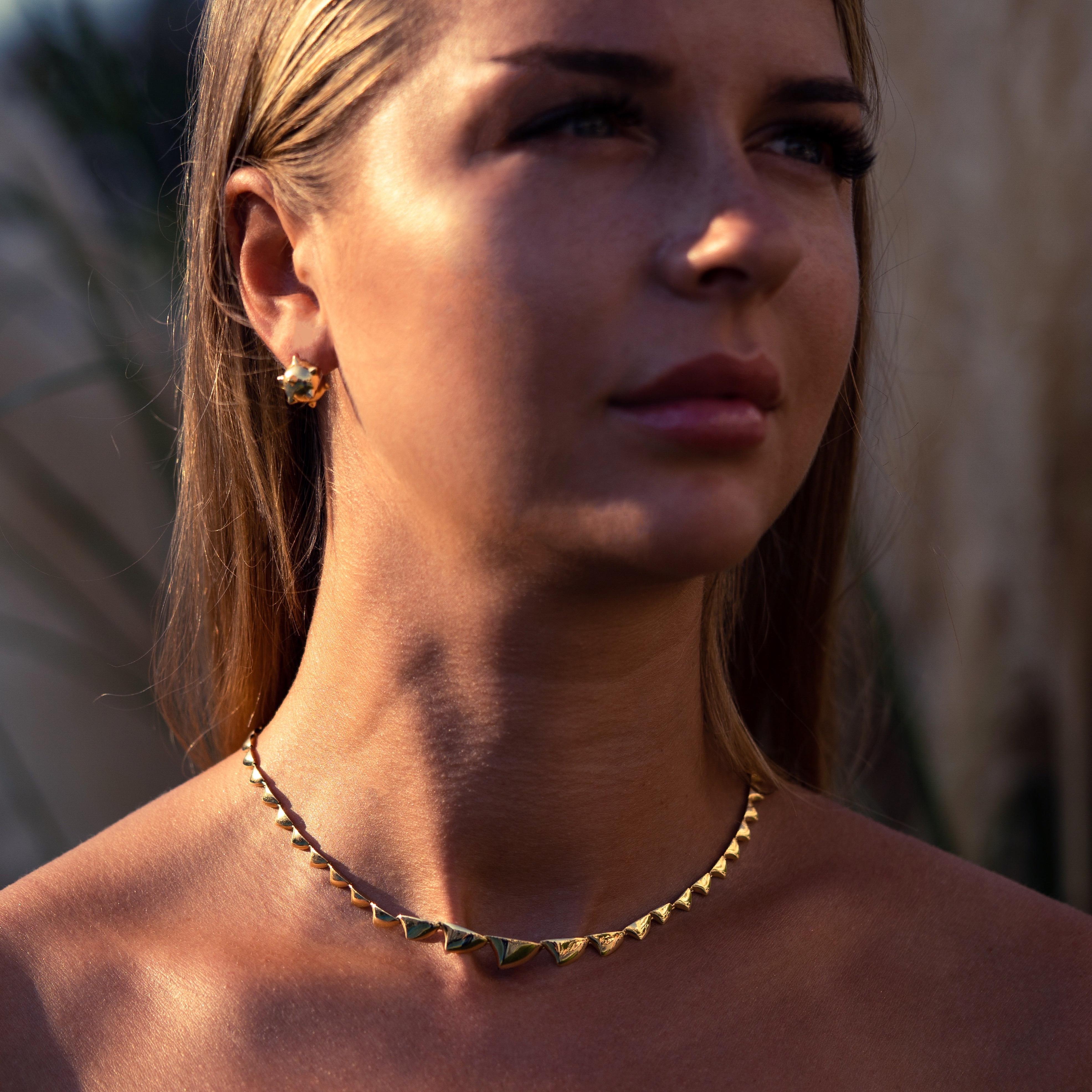 Maria Kotsoni Zeitgenössische, gegliederte 18K Gelbgold Spike Link Halskette im Zustand „Neu“ im Angebot in Nicosia, CY