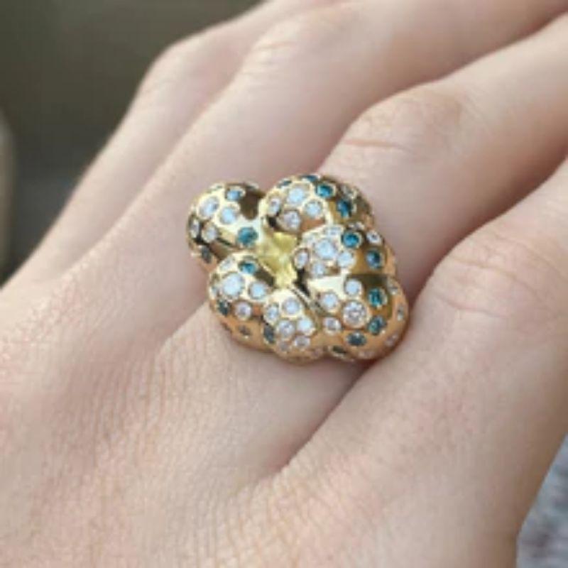 Maria Kotsoni- Contemporary, Sculptural, 18k Gold and Blue Diamond Cloud Ring In New Condition For Sale In Nicosia, CY