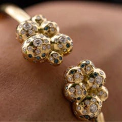 Maria Kotsoni - Manchette souple sculpturale nuage bleu en or 18 carats et diamants, contemporaine