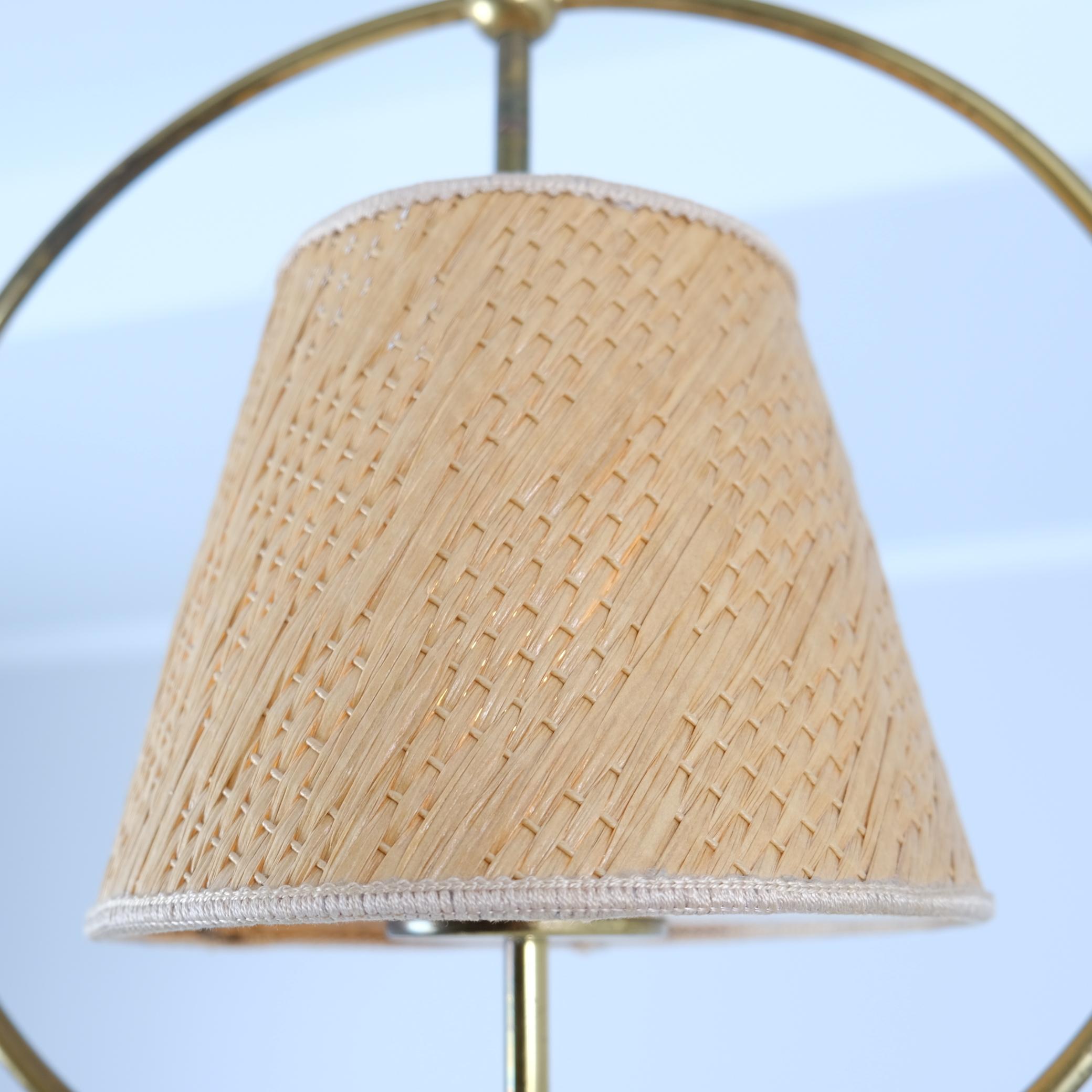 Tissu Plafonnier modèle 50591 en laiton, verre et rotin, Idman années 1950 en vente
