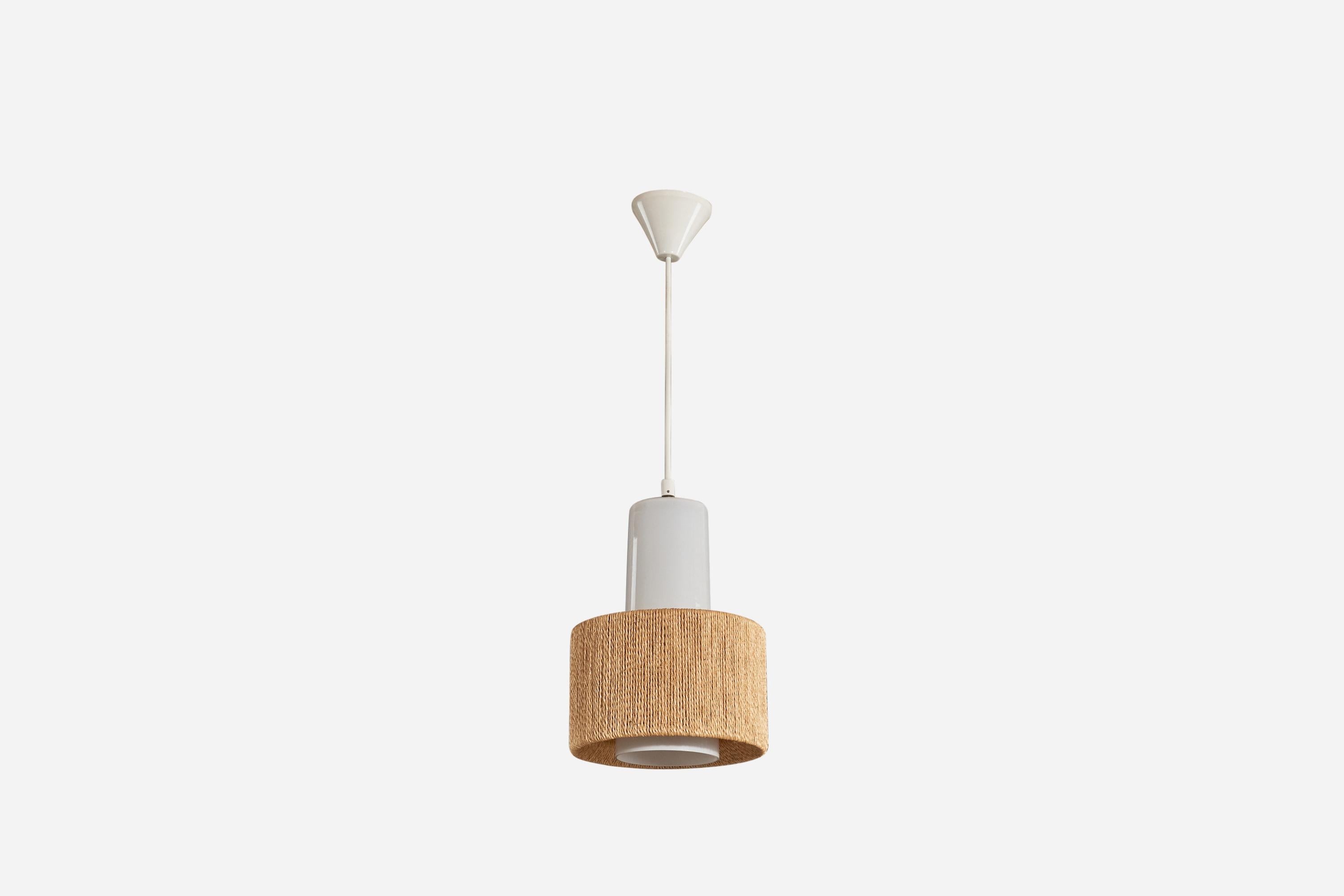 A glass, brass and cord pendant light designed by Maria Lindeman and produced by Idman, Finland, 1960s.

Canopy dimensions (inches): 2.75 x 4 x 4 (HxWxD).