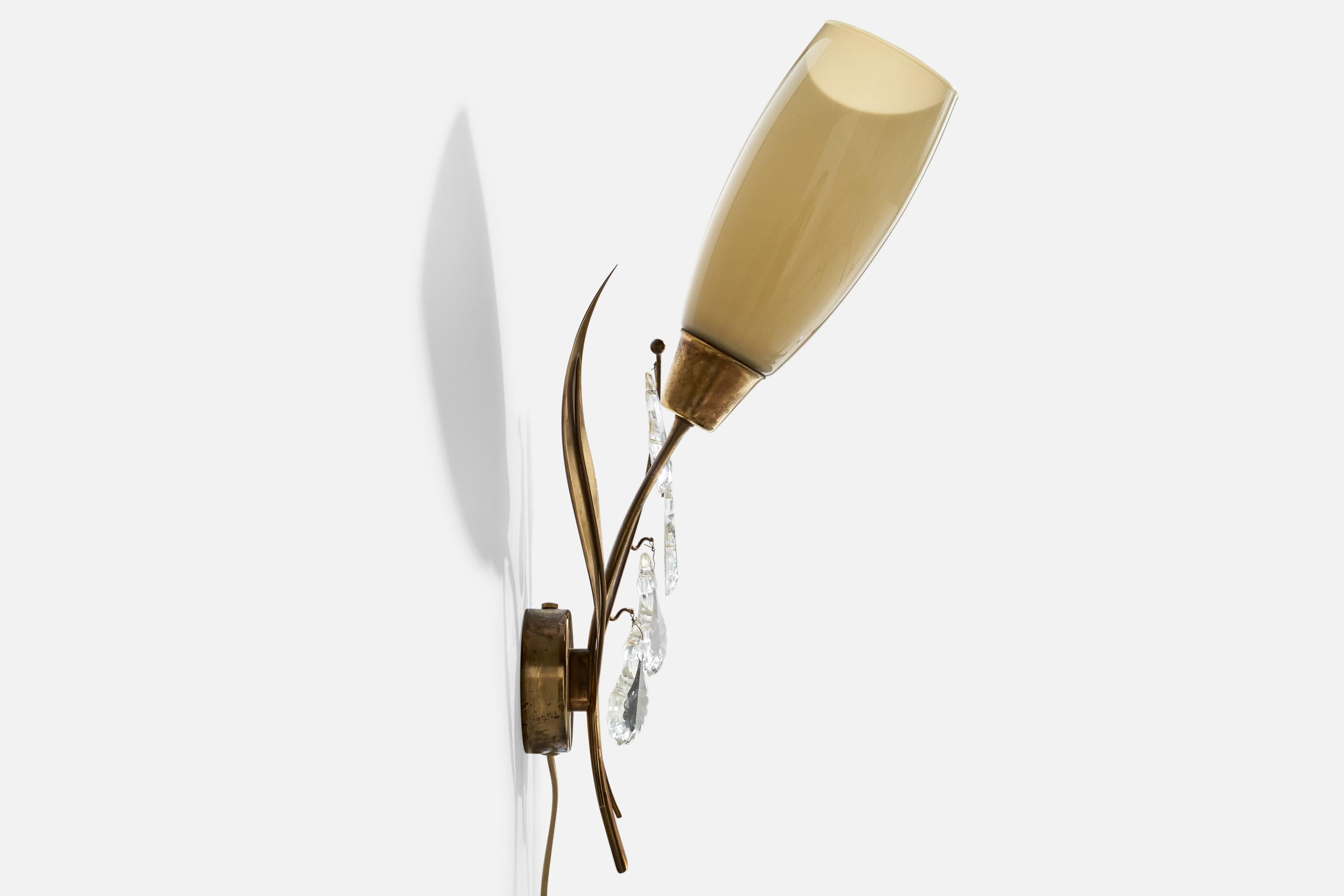 Scandinavian Modern Maria Lindeman, Wall Light, Brass, Glass, Finland, 1950s For Sale