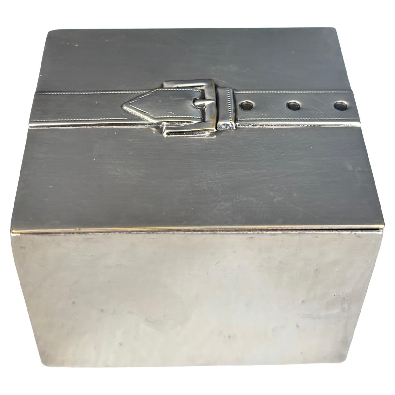 Maria Pergay Scatola in argento con motivo a fibbia Francia c1970