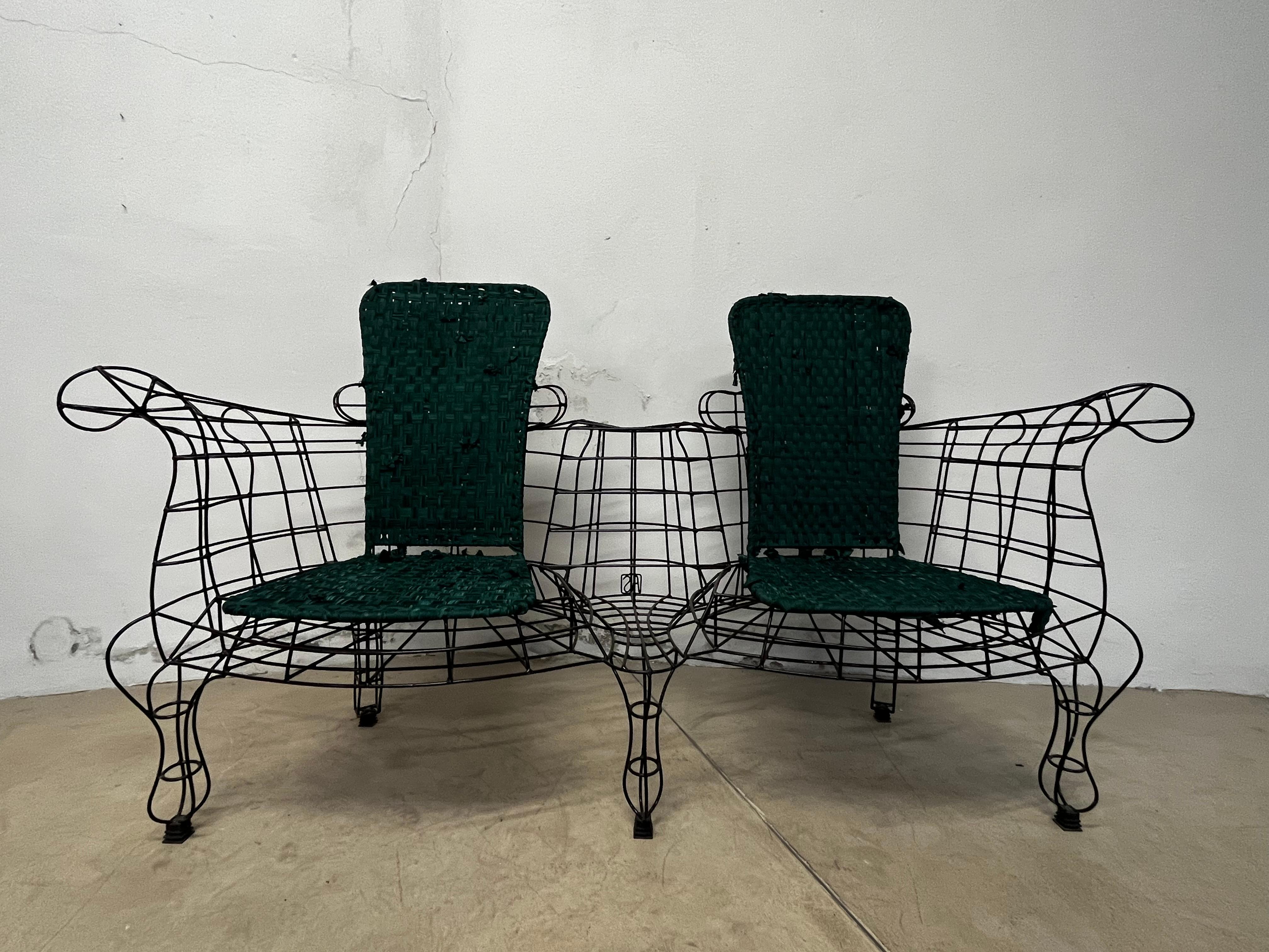 MARIA sofa + joker designed by Anacleto Spazzapan
Materials: Hand-welded iron rods, fabric
Dimensions: 60 x 160 x h 93 cm

The MARIA sofa, by designer Anacleto Spazzapan, is a designer piece of furniture made entirely by hand with a metal rod + the