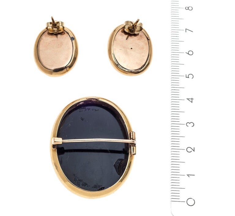 Women's Antique Maria Stuart Sardonyx Cameo Demi Parure Brooch Earrings For Sale
