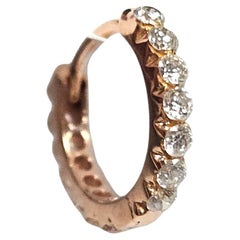 Maria Tash, oro rosa 18kt, incastonatura invisibile con diamante eternità Mini Hoop