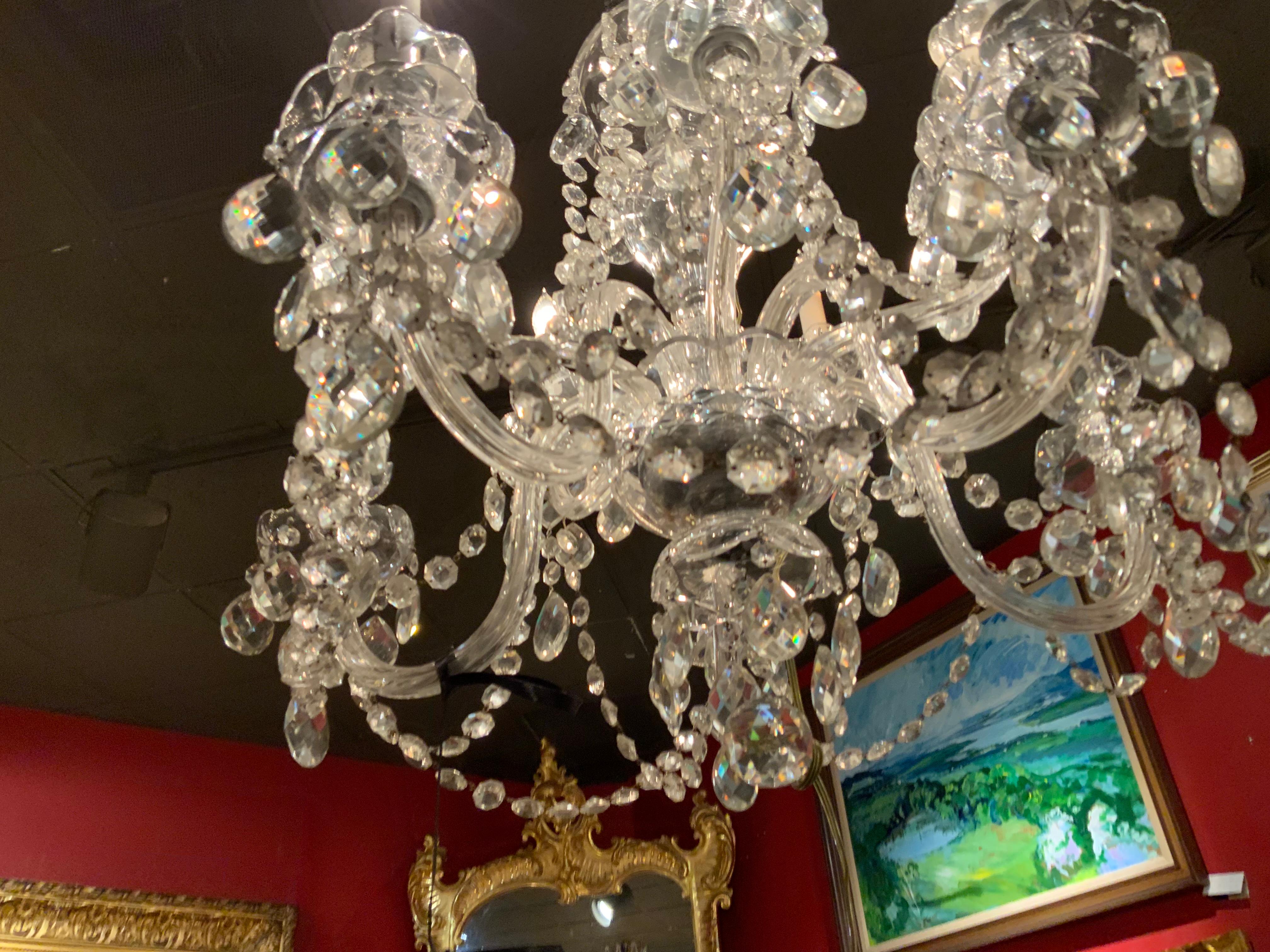 Maria Teresa style chandelier with 10 lights In Excellent Condition For Sale In Houston, TX