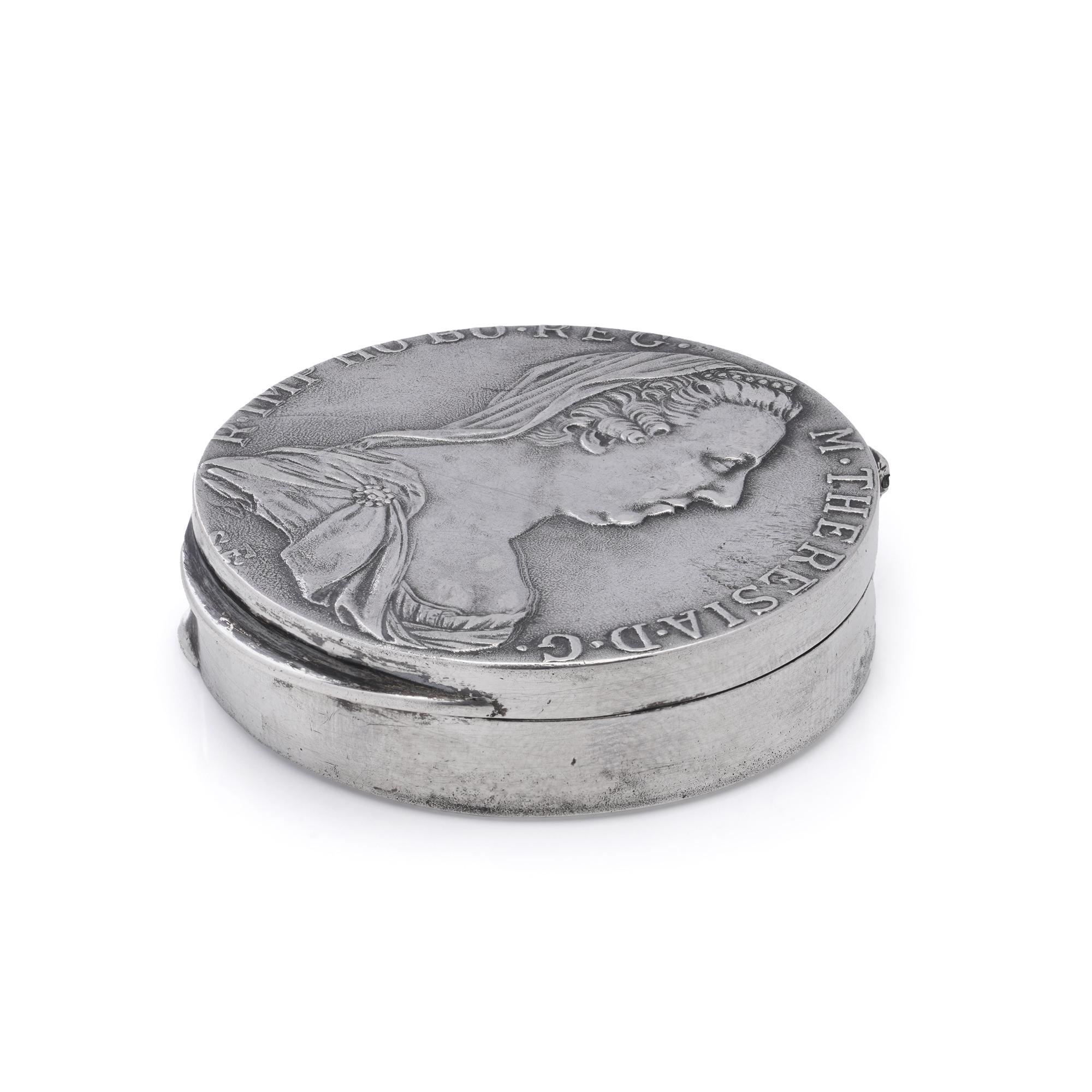 XVIIIe siècle Marie-Thérèse 800.boîte à pilules en argent en vente
