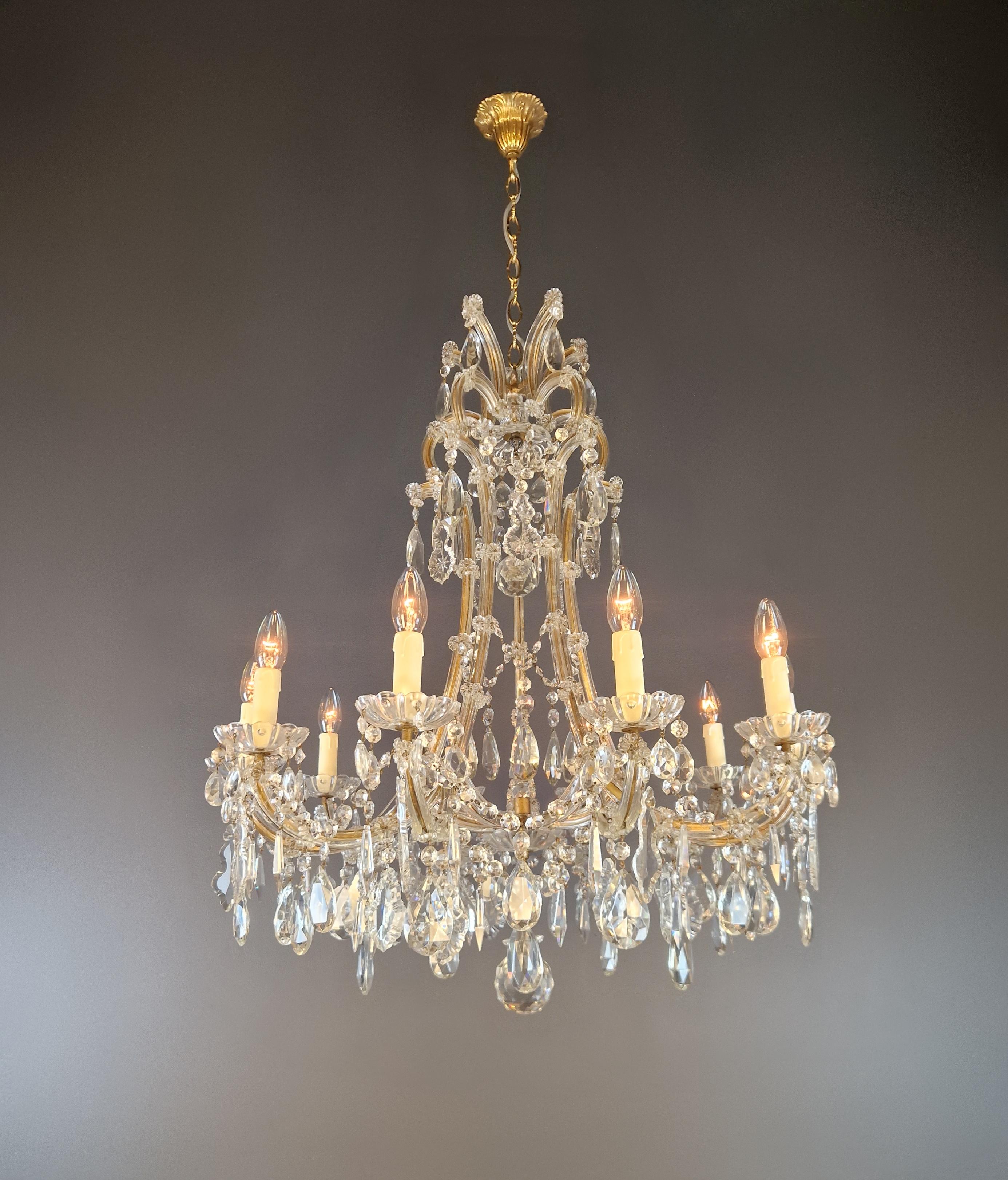 Maria Theresa Baroque Crystal Chandelier Antique Ceiling Luster Glass Vase Shape In Good Condition For Sale In Berlin, DE