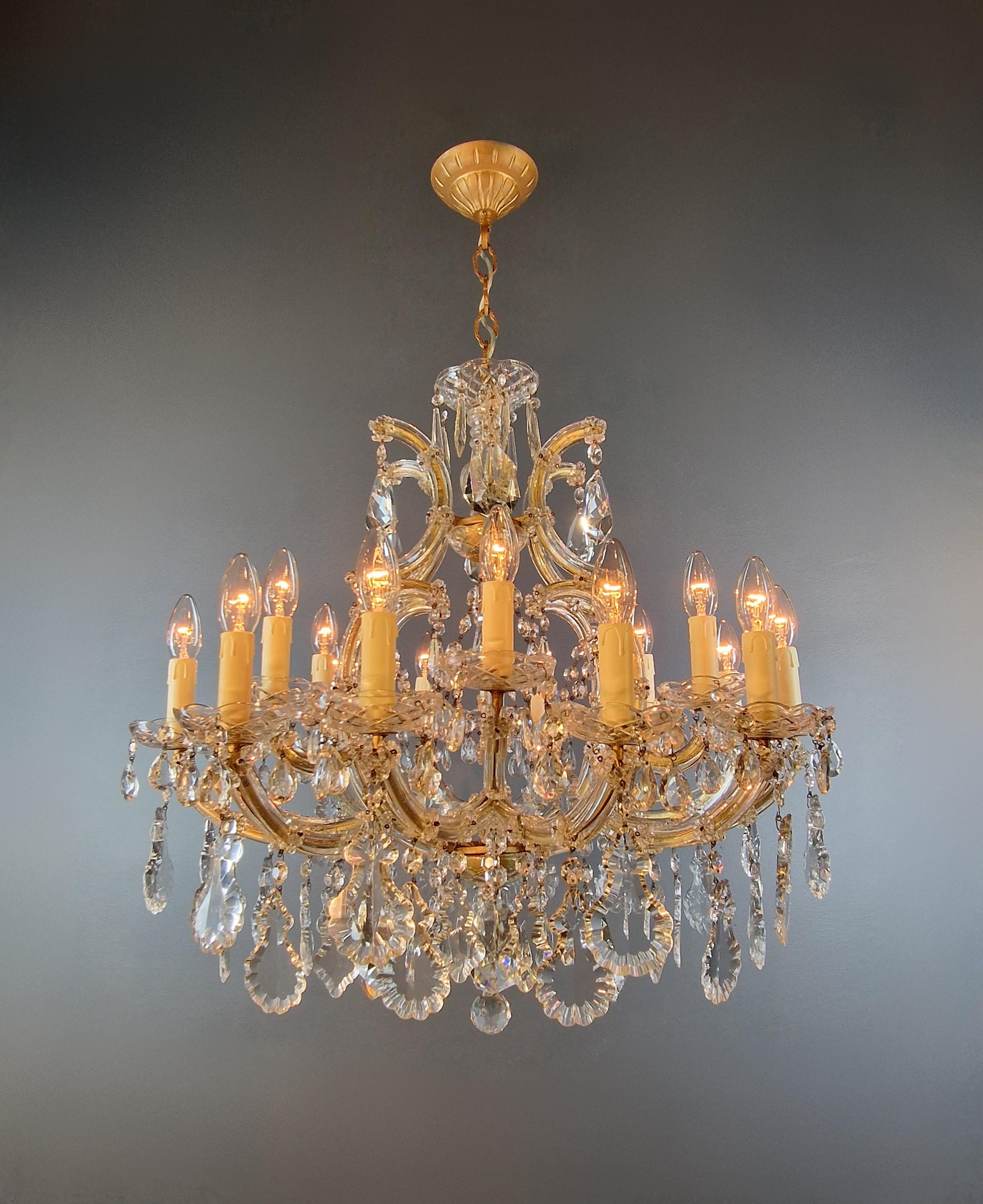 Maria Theresa Clear Crystal Chandelier Antique Luster Glass White Art Nouveau In Good Condition For Sale In Berlin, DE