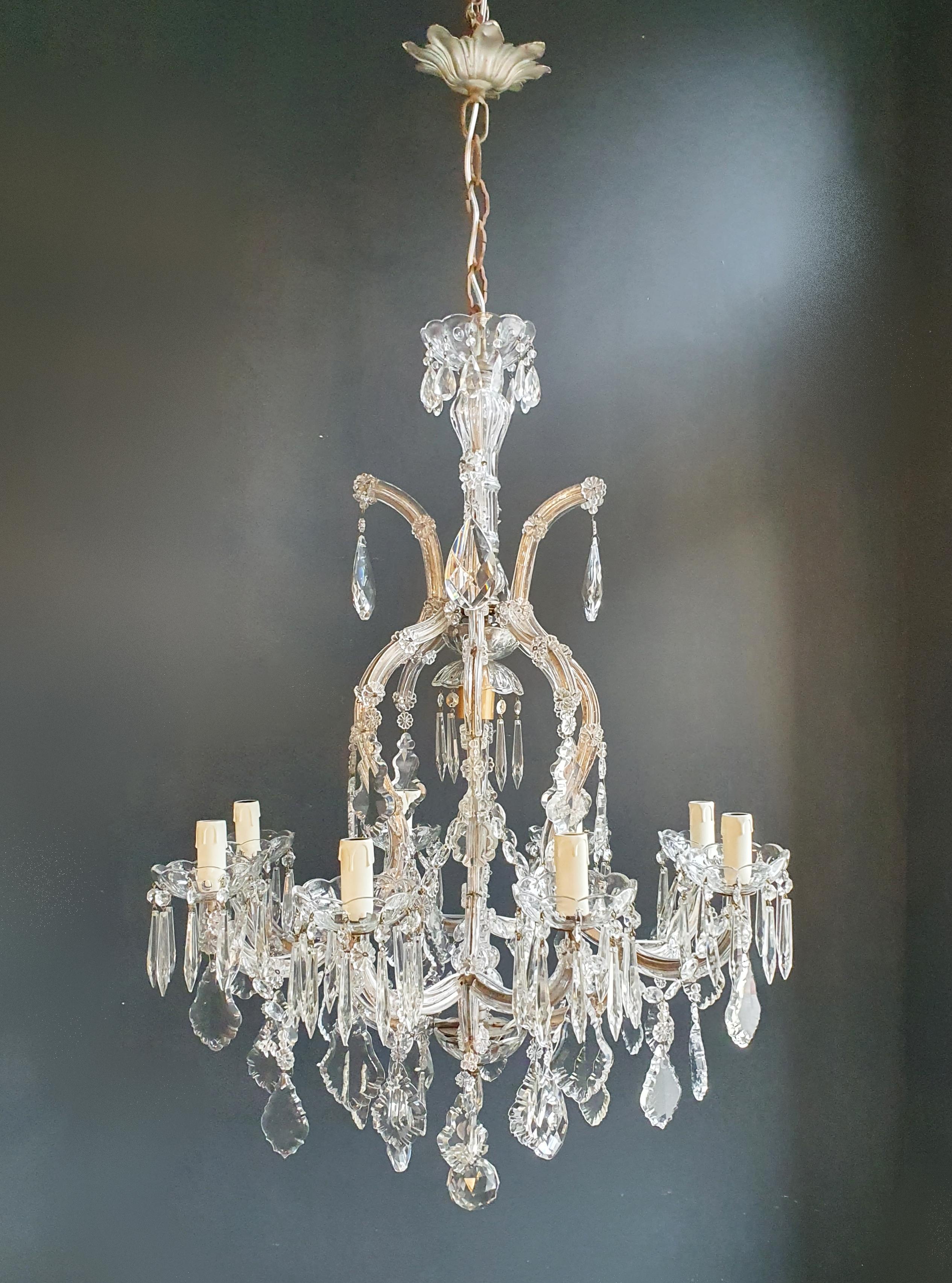 Maria Theresa Crystal Chandelier Antique Classic Clear Glass In Good Condition For Sale In Berlin, DE