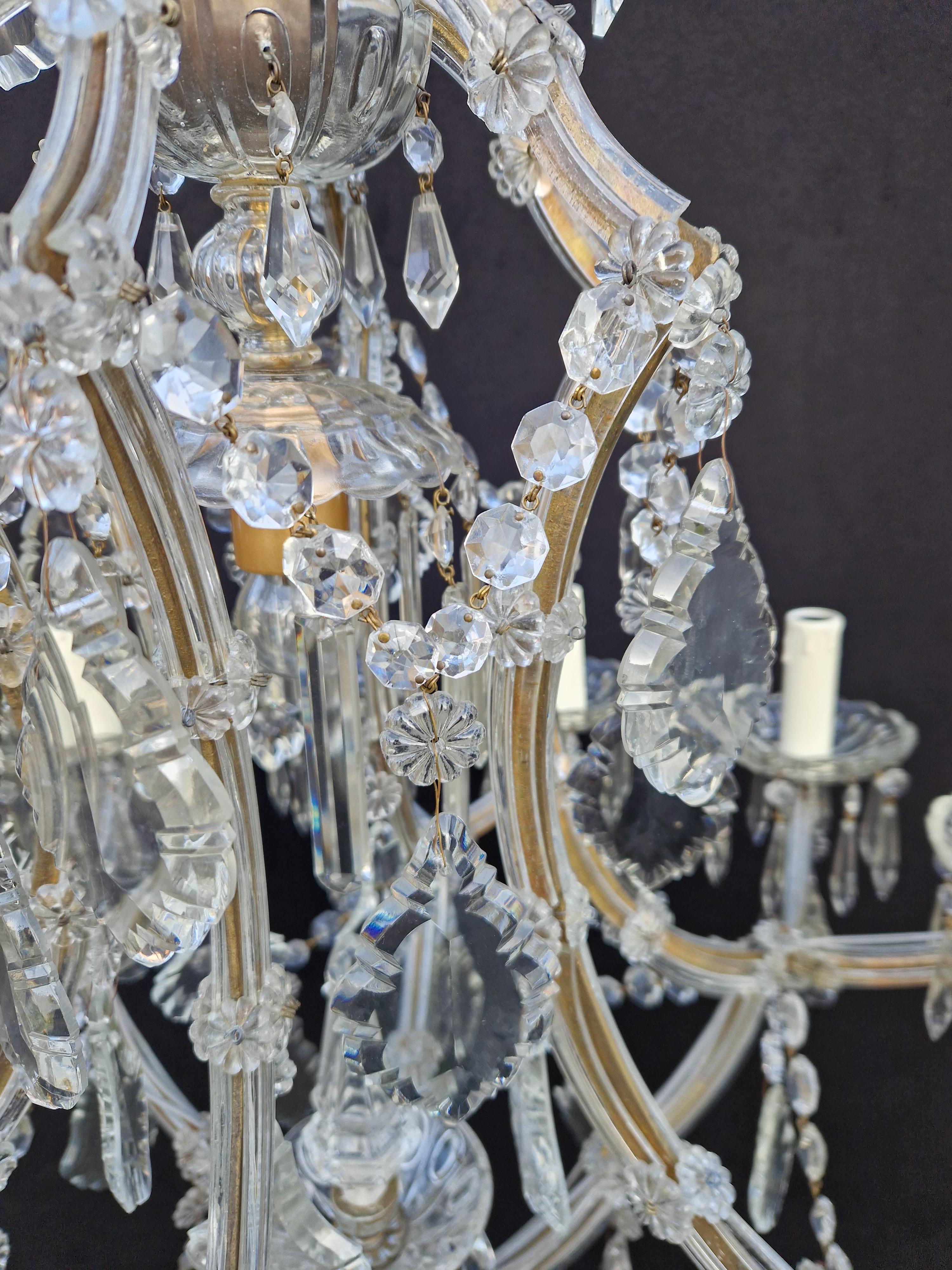 Noué à la main Lustre en cristal classique ancien de style Marie-Thérèse en verre transparent en vente