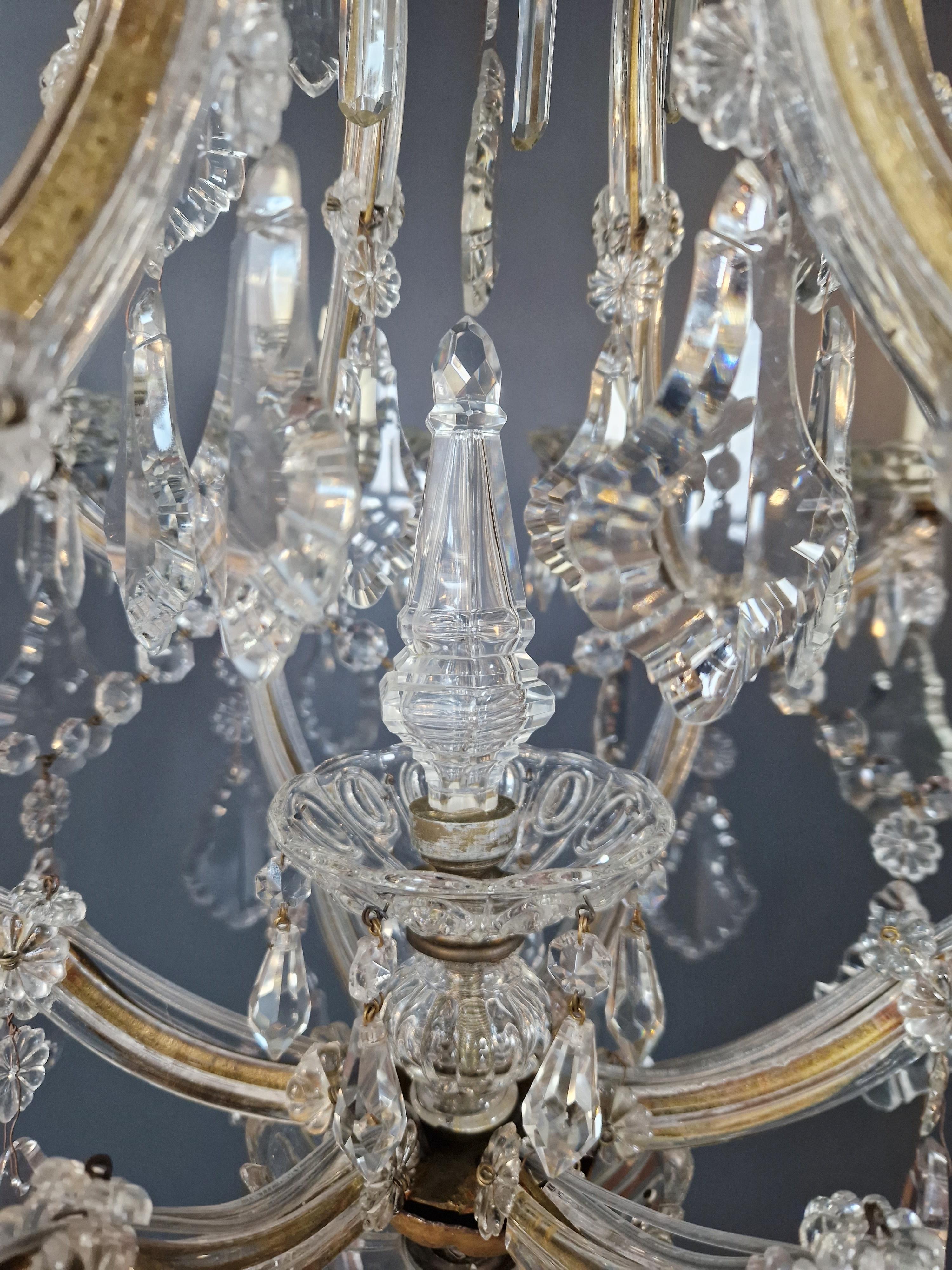 XVIIIe siècle Lustre en cristal classique ancien de style Marie-Thérèse en verre transparent en vente