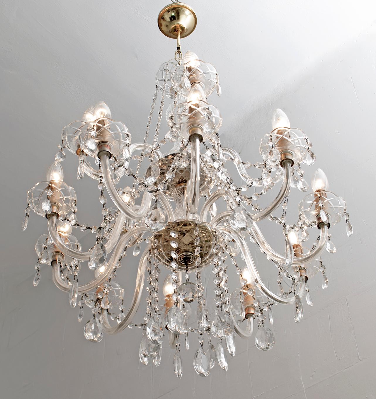 Maria Theresa Mid-Century Modern Italian 15-Light Crystal Chandelier, 1950s In Good Condition For Sale In Puglia, Puglia