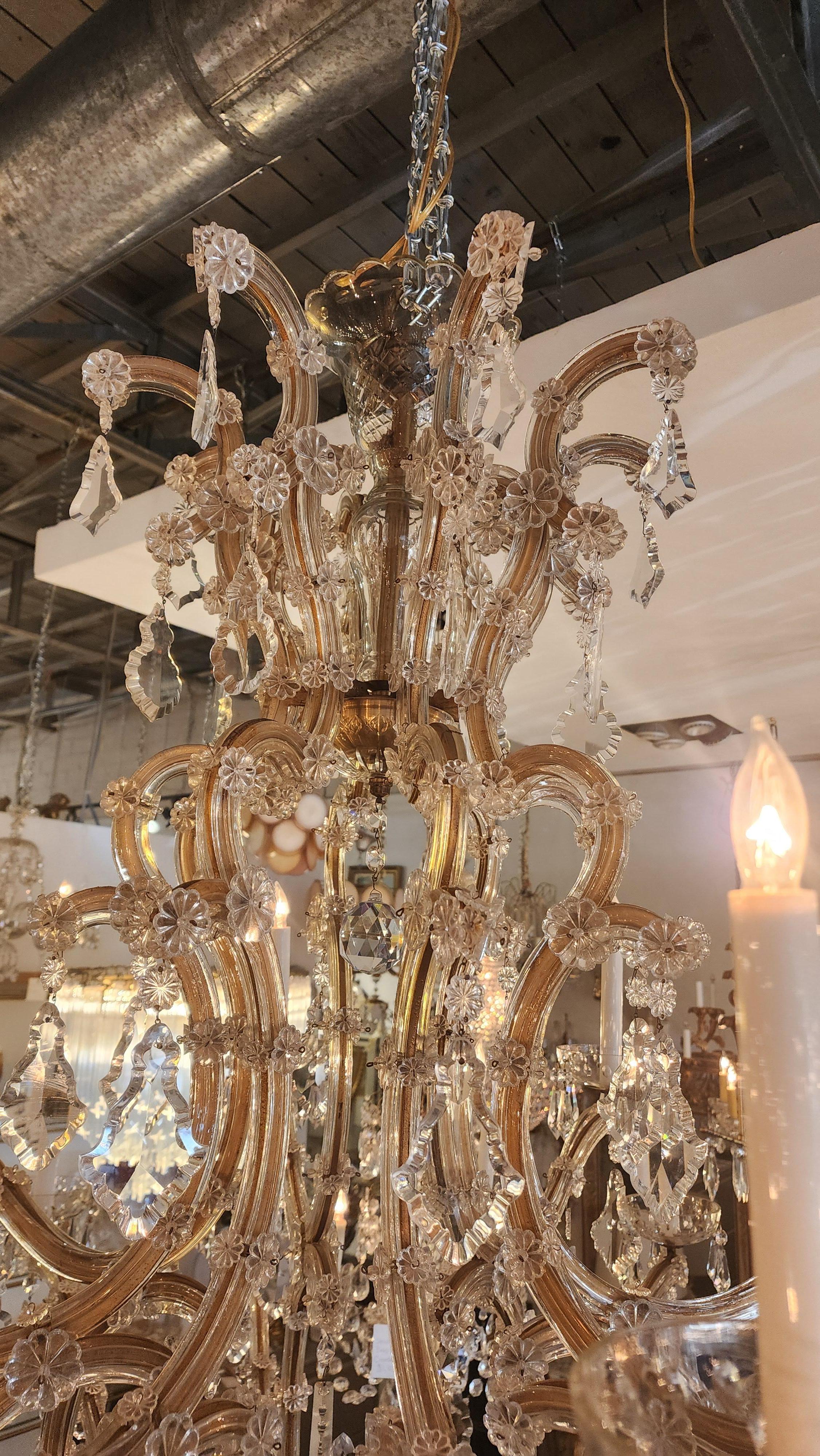 Kristalllüster im Maria-Theresien-Stil (Mitte des 20. Jahrhunderts) im Angebot
