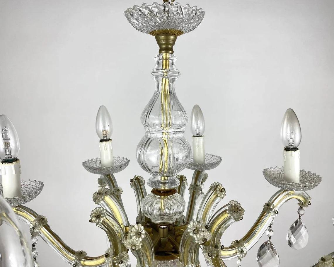 Großer Kristall-Kronleuchter im Maria- Theresa-Stil, 1970er Jahre (Ende des 20. Jahrhunderts) im Angebot
