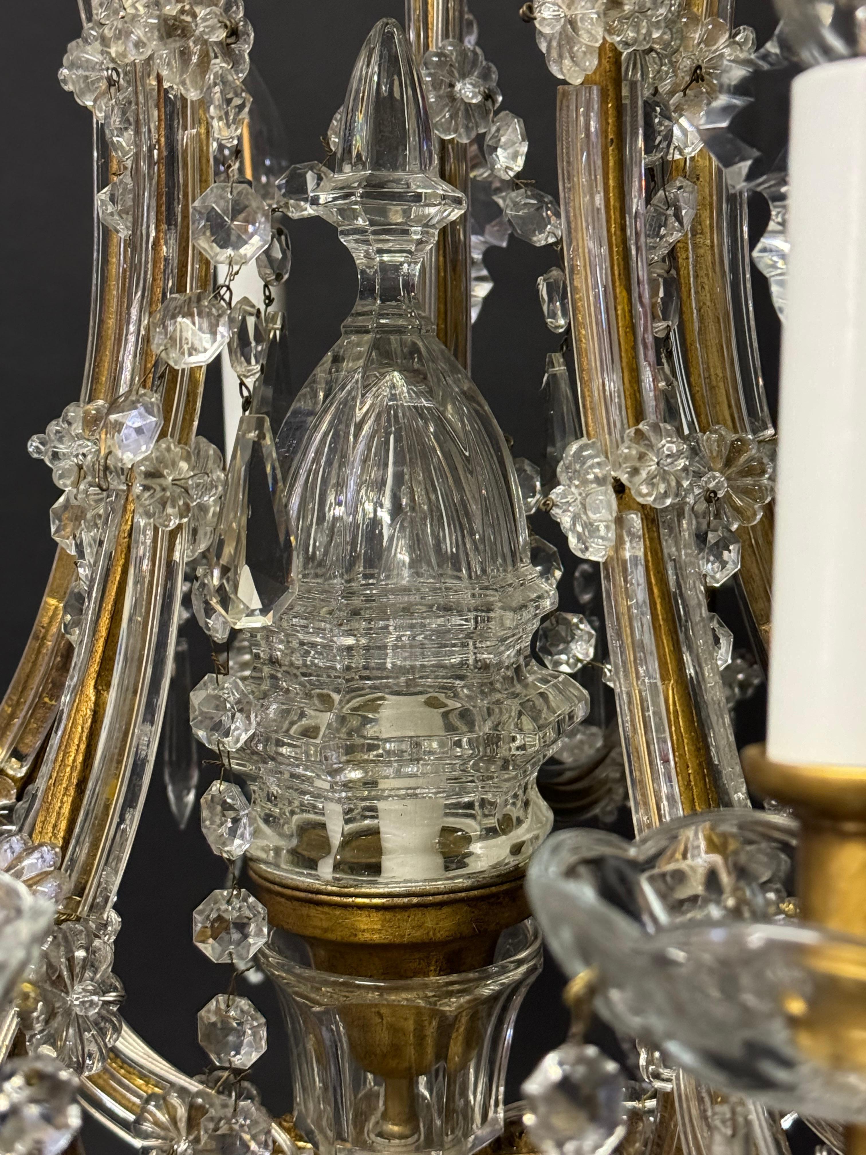 Maria Theresia-Kronleuchter aus vergoldetem Eisen und Kristall von J. & L. Lobmeyr, ca. 1950er Jahre (Vergoldet) im Angebot