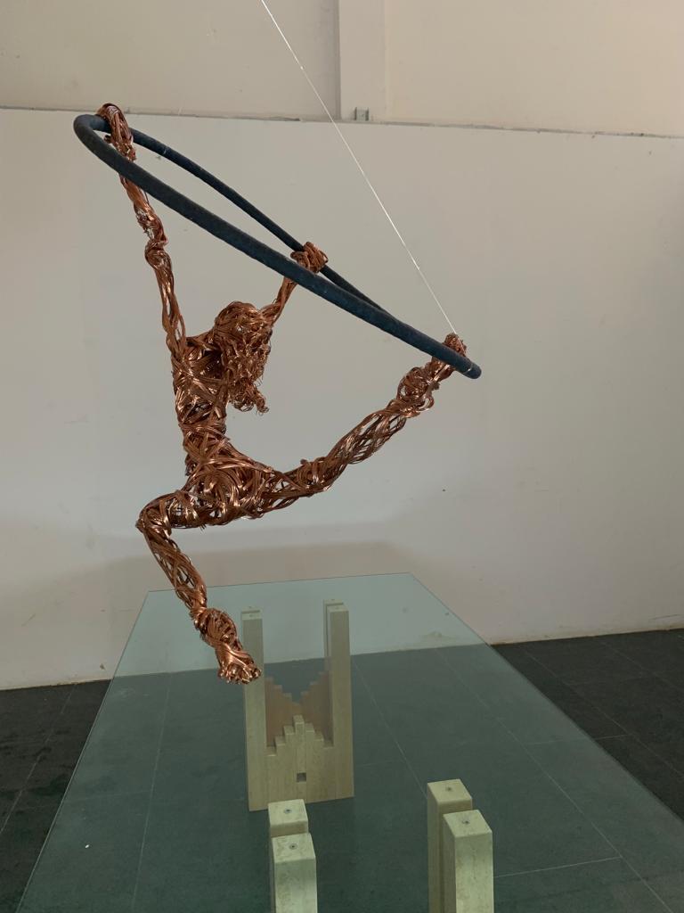 Maria Vittoria Urbinati, Woman Acrobat, 2010, Copper Wire Sculpture For Sale 15