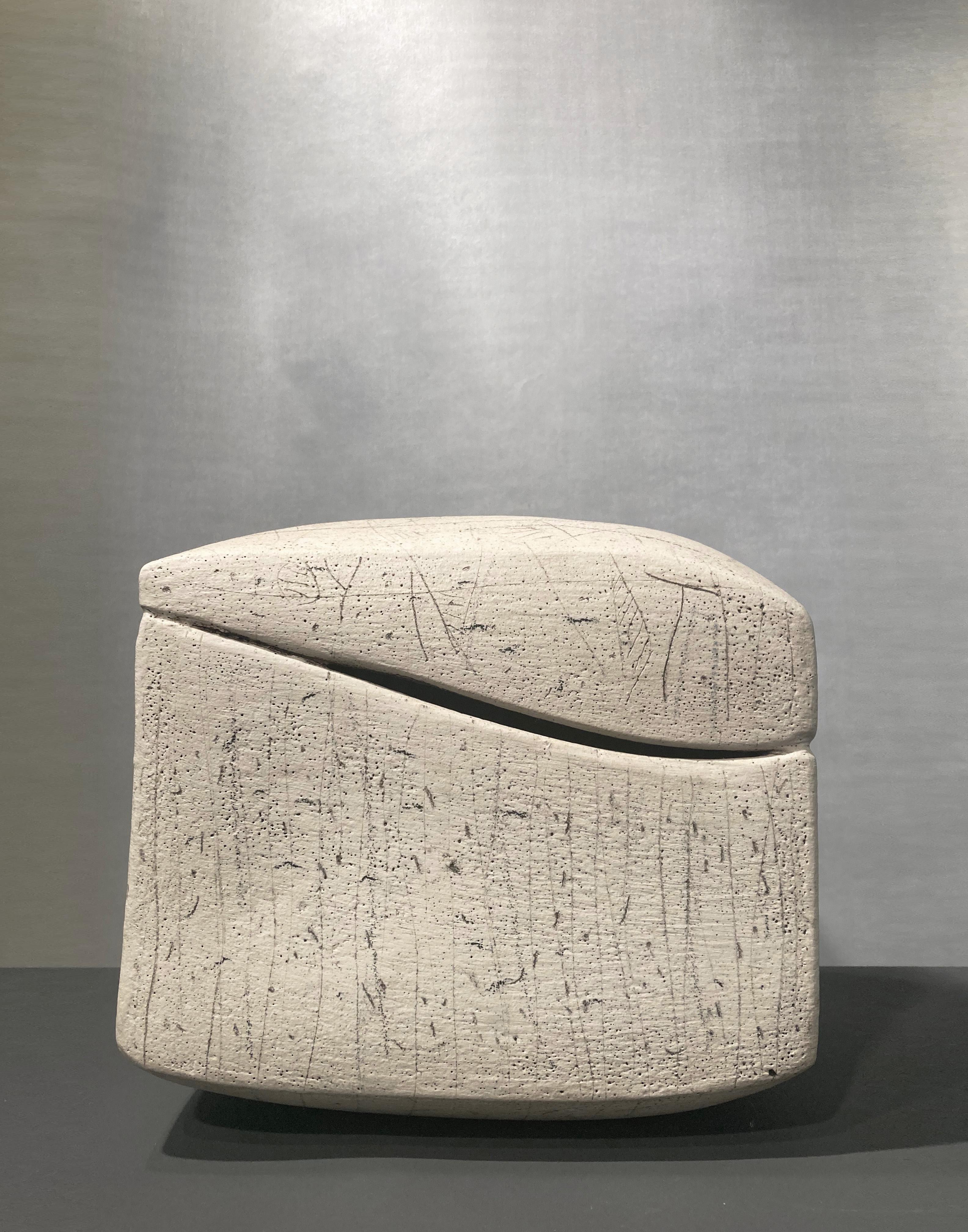 White Cube with slits and symbols - Sculpture by Maria Vlandi