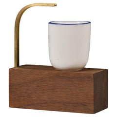 Maria_Contemporary sculptural ashtray collectible design. Laiton, Wood Wood, céramique