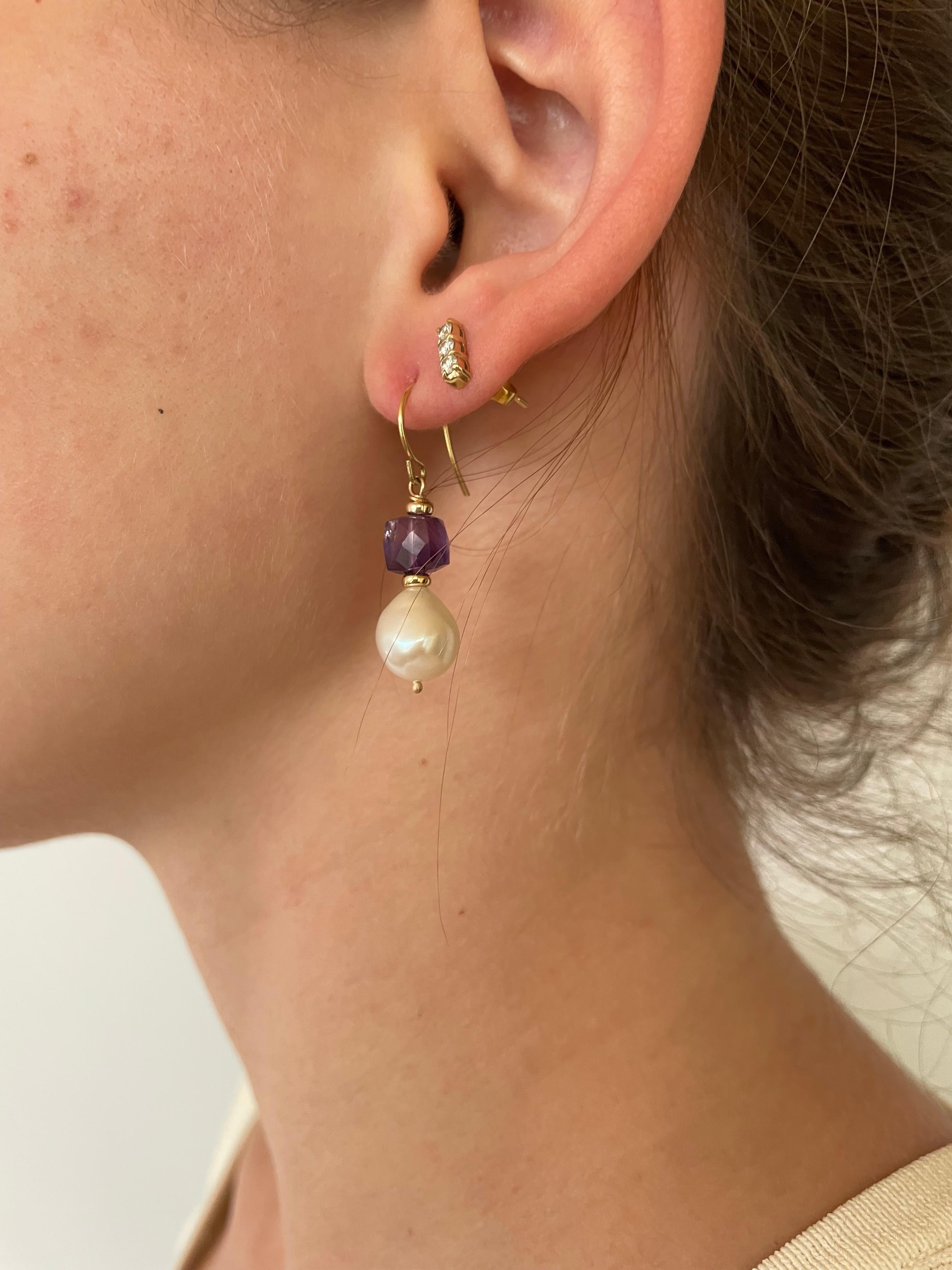 Artigiano Orecchini con perla, ametista e oro giallo 14k di Marian J. in vendita