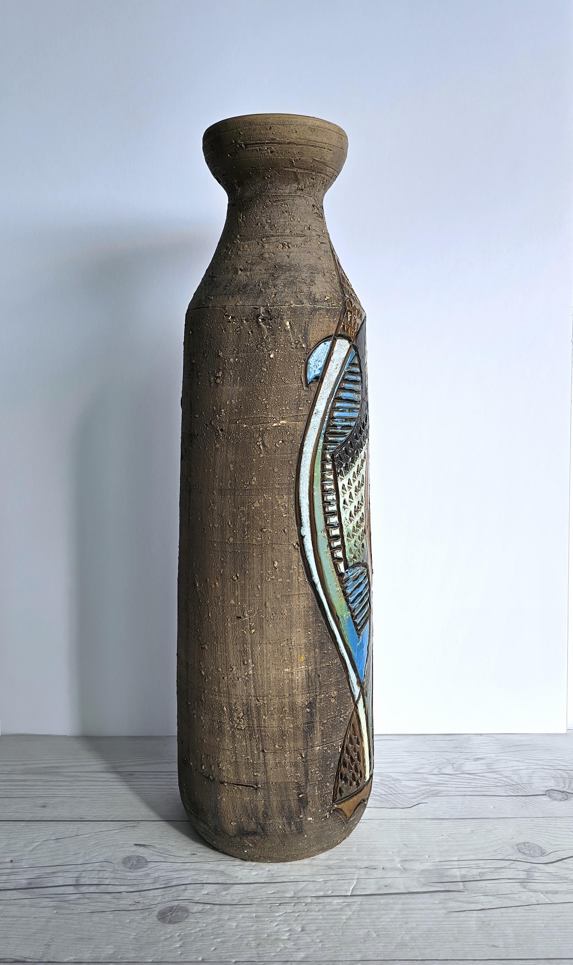 Svedese Marian Zawadsky per Tilgmans Keramik 1966 Vaso da terra scultoreo MCM Sgraffito in vendita