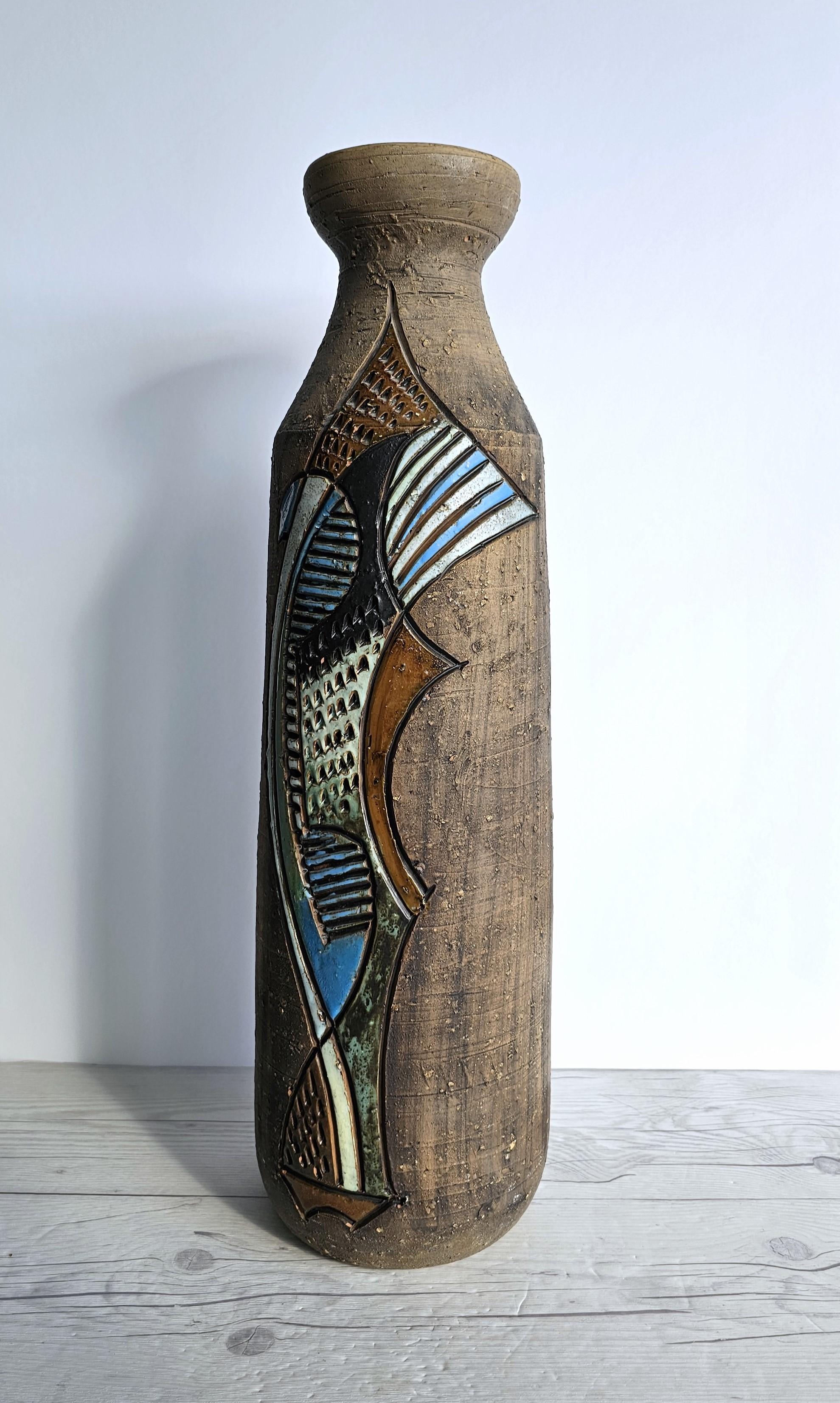 Marian Zawadsky for Tilgmans Keramik 1966 MCM Sgraffito Sculptural Floorvase In Good Condition For Sale In Frome, GB