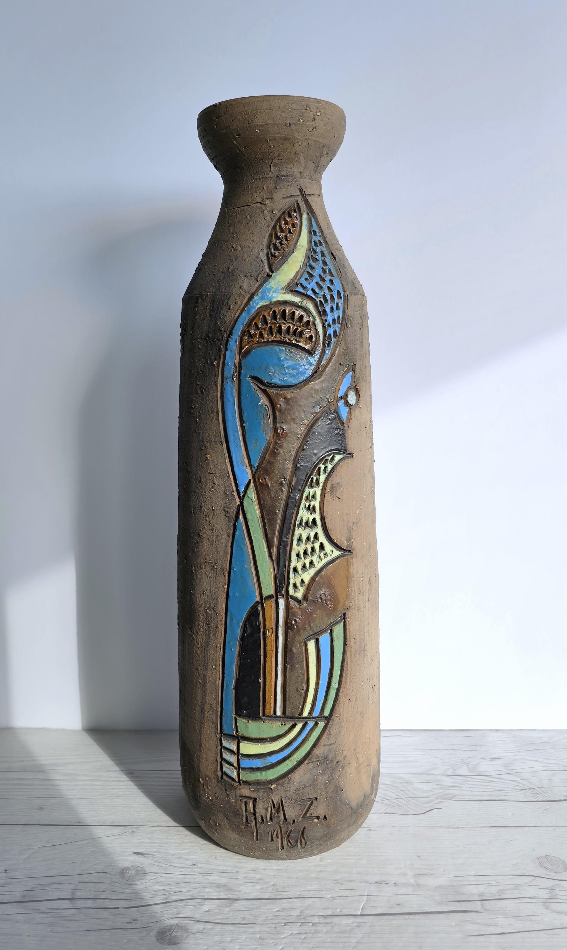 Marian Zawadsky pour Tilgmans Keramik 1966 MCM Sgraffito Sculptural Floorvase en vente 1