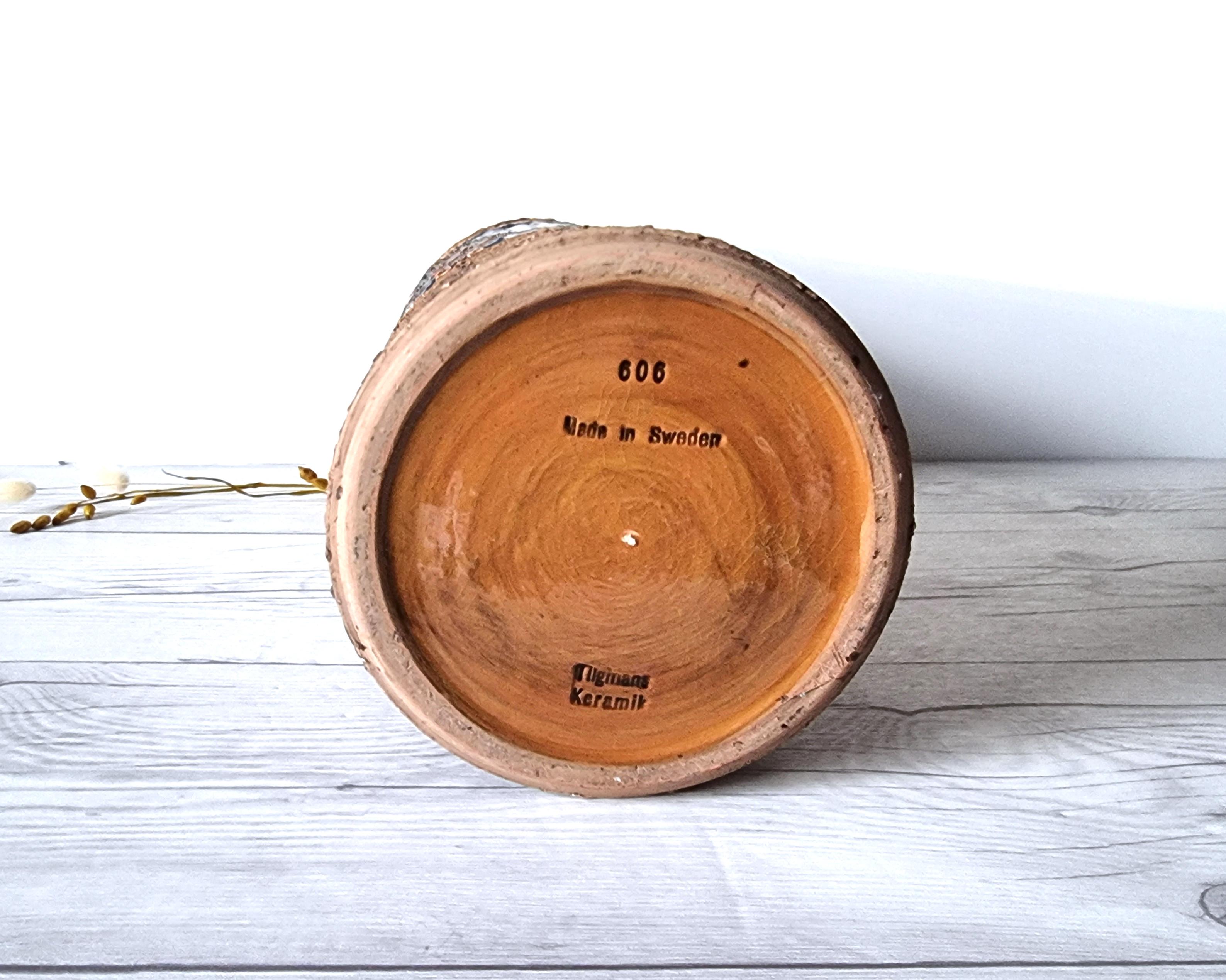 Marian Zawadzki for Tilgmans Keramik, Signed Mid Mod Sculptural Sgraffito Vase 3