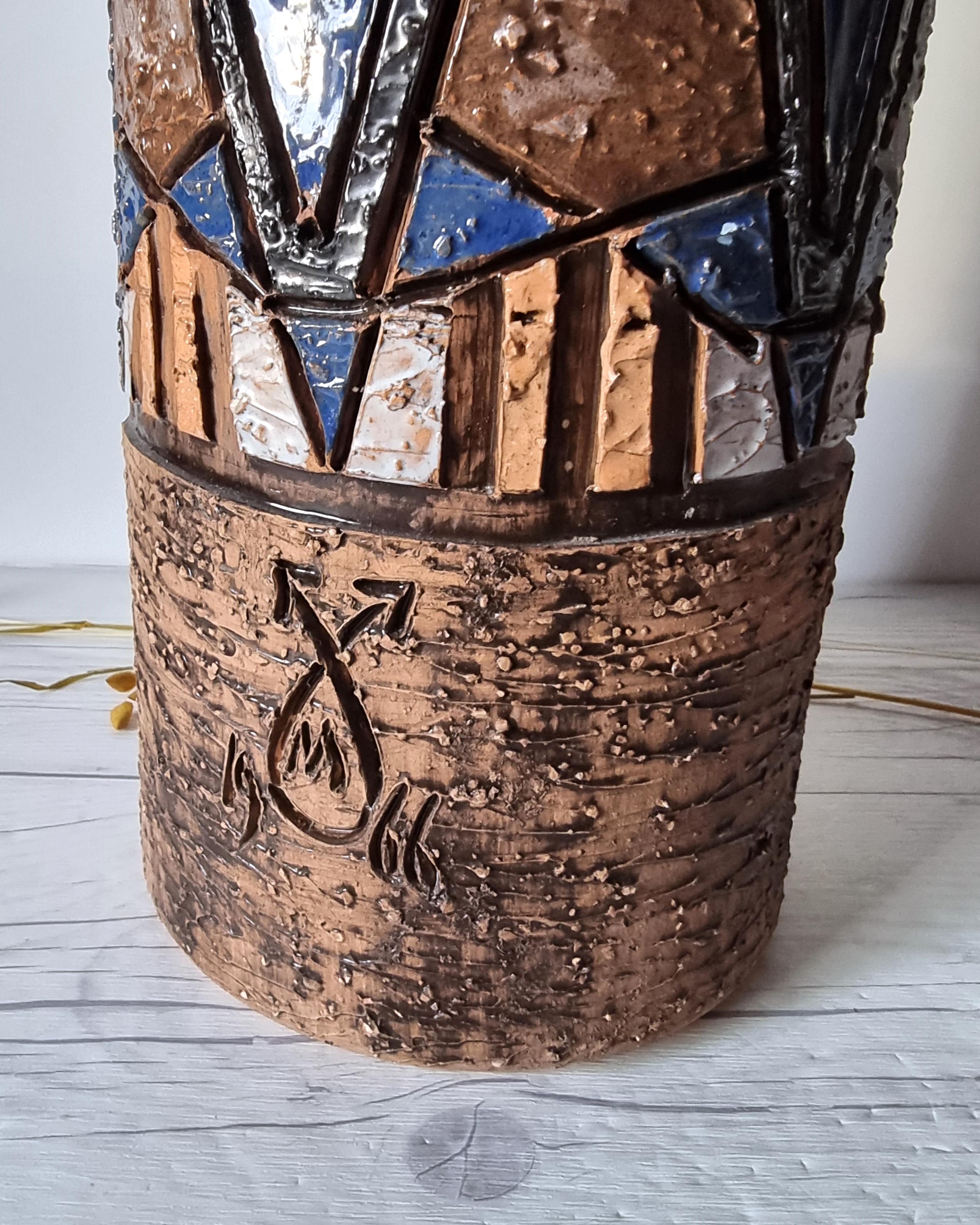 Swedish Marian Zawadzki for Tilgmans Keramik, Signed Mid Mod Sculptural Sgraffito Vase For Sale