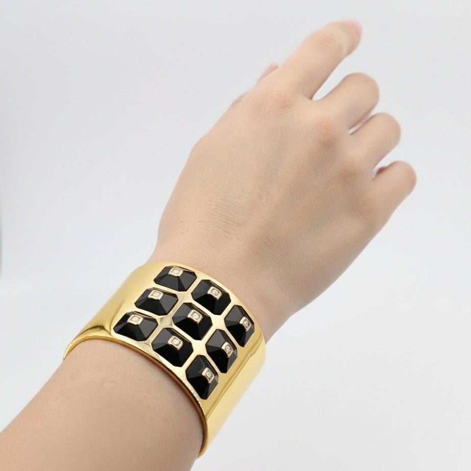 MARIANA CANALE Bracelet manchette en or jaune 18kt avec diamants et onyx en vente 2