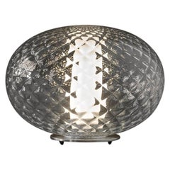 Lampe de bureau Mariana Pellegrino Soto 'Recuerdo' en verre soufflé texturé par Oluce