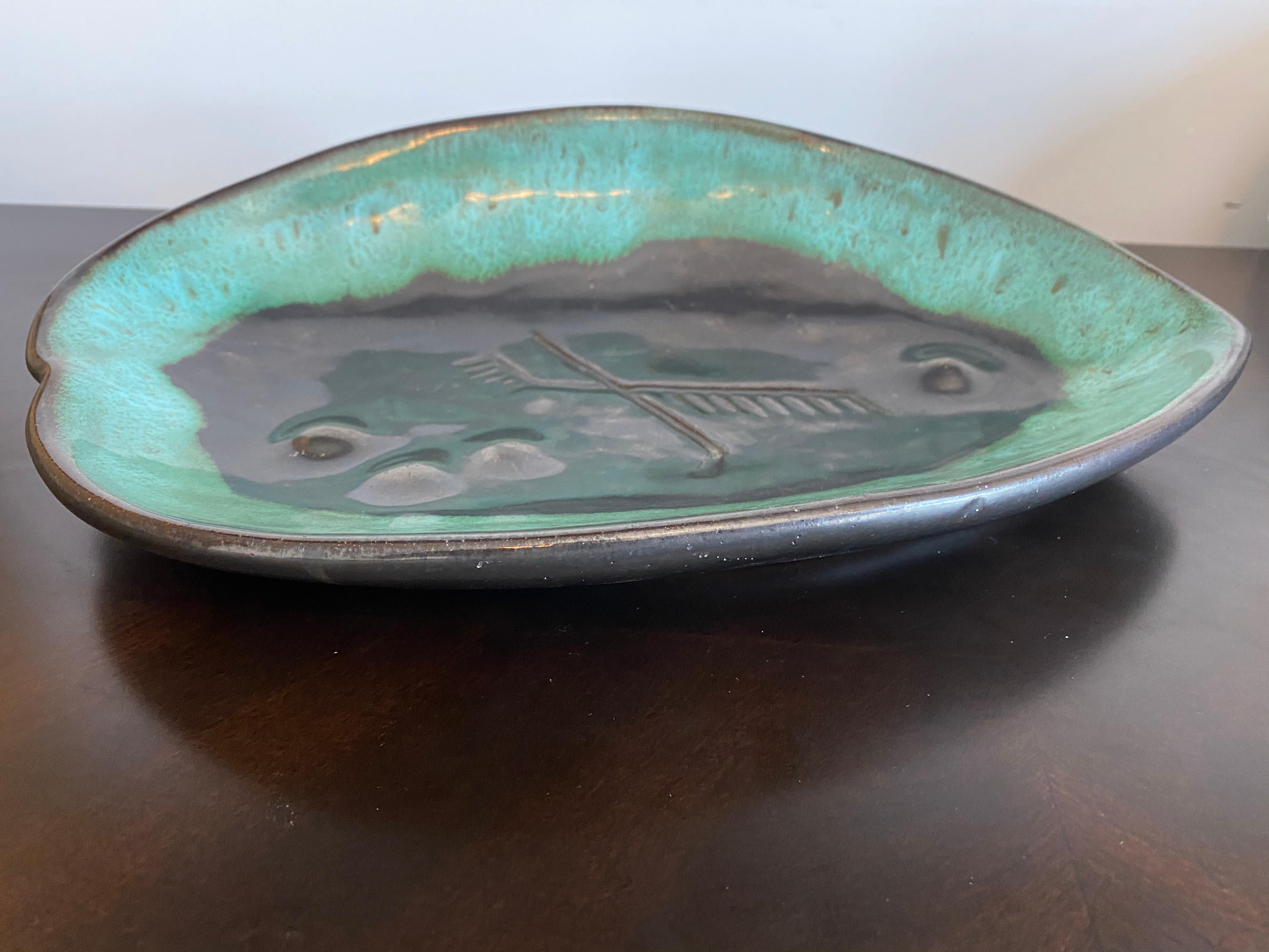 Mariana van Allesch 1940s American Studio Pottery Leaf Bowl For Sale 2
